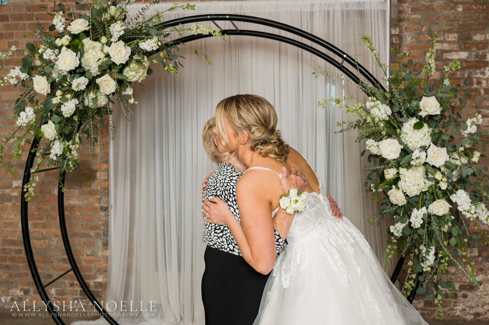 Wedding-at-The-Factory-on-Barclay-in-Milwaukee-0609