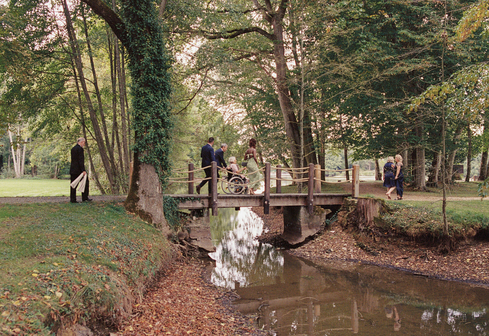 Film-Wedding-Photographer-Zara-Staples-Weddings198