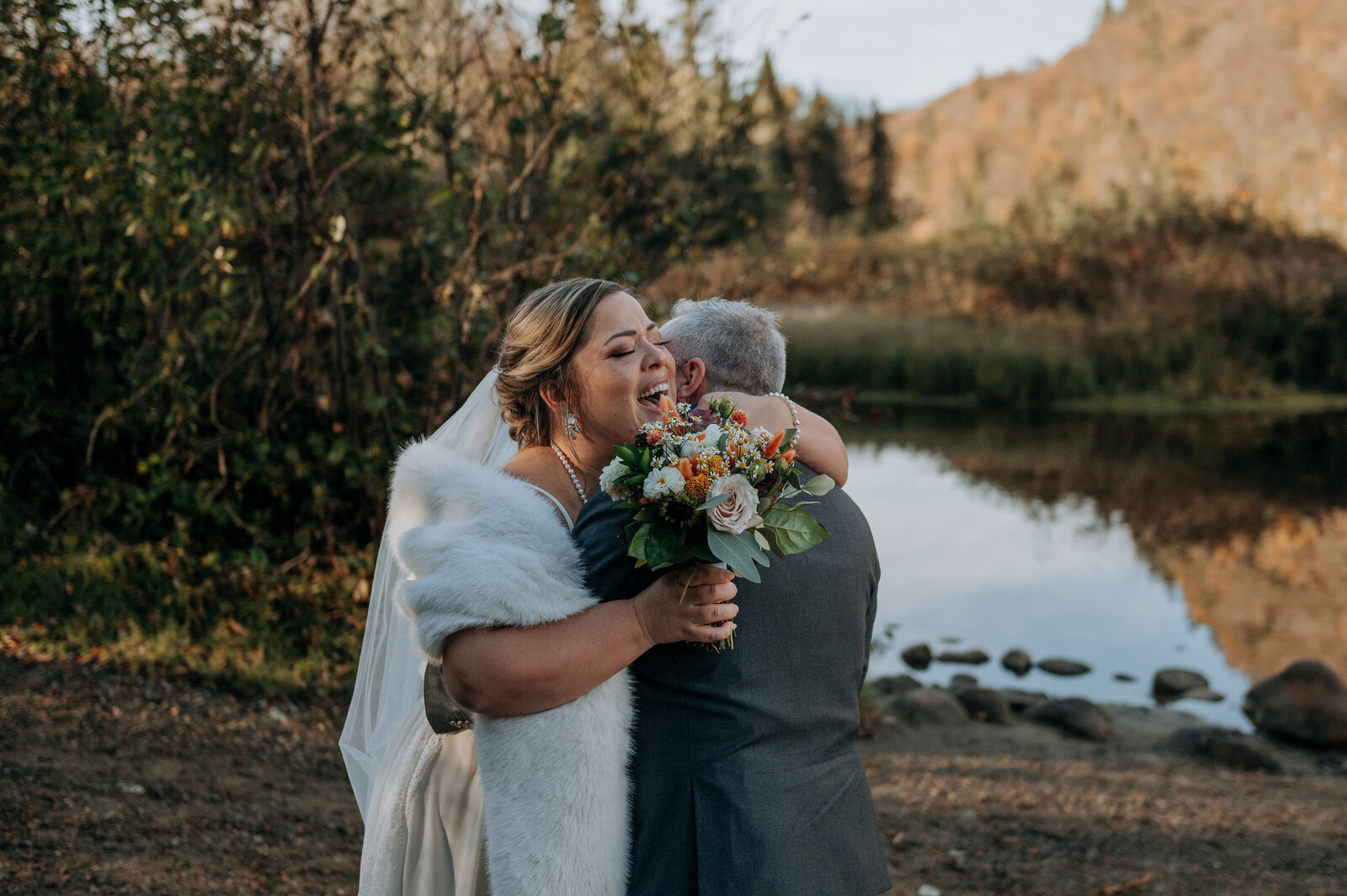 love-is-nord-mariage-intime-elopement-parc-national-jacques-cartier-quebec-00003