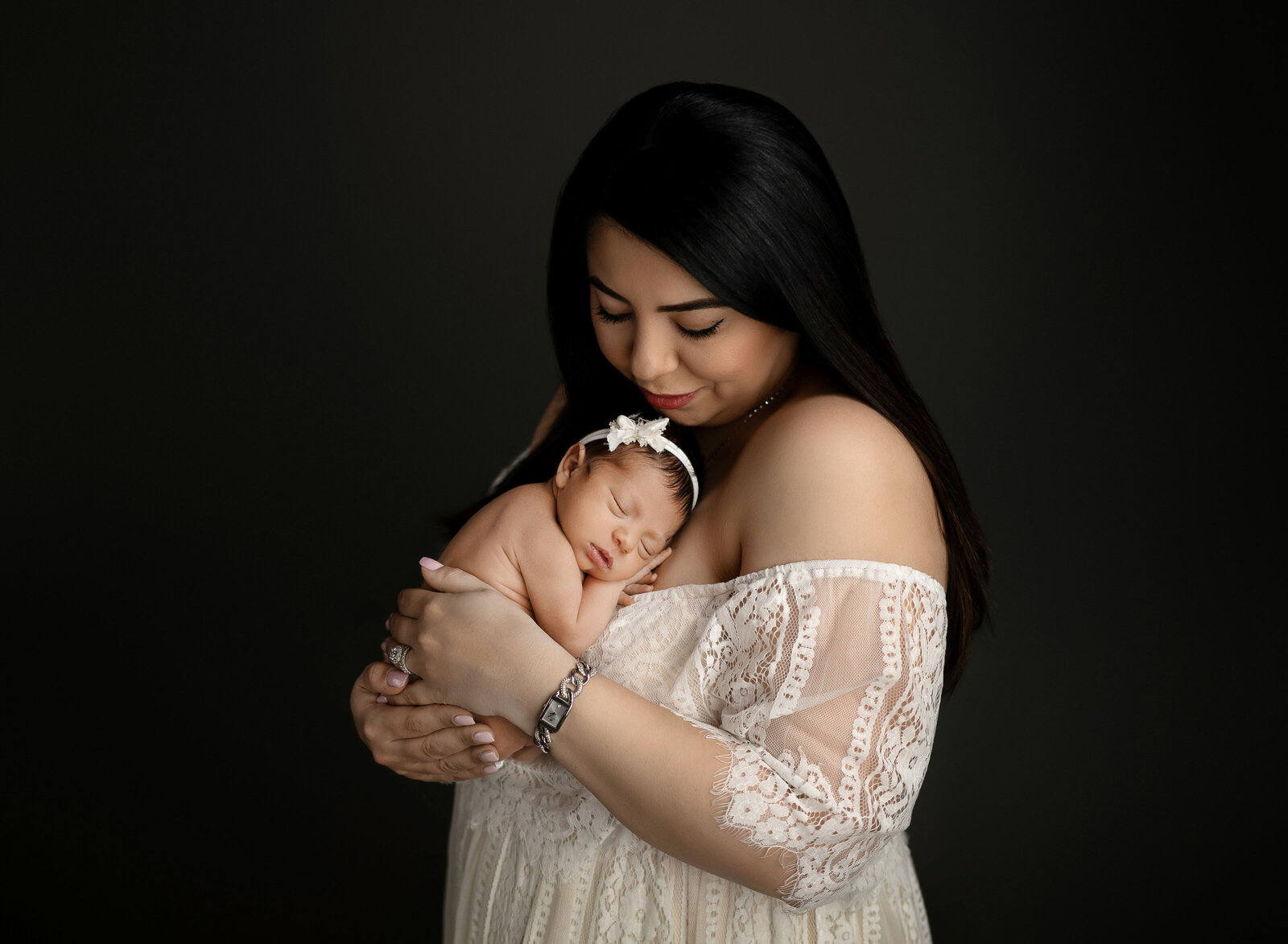maternity newborn and family photographer