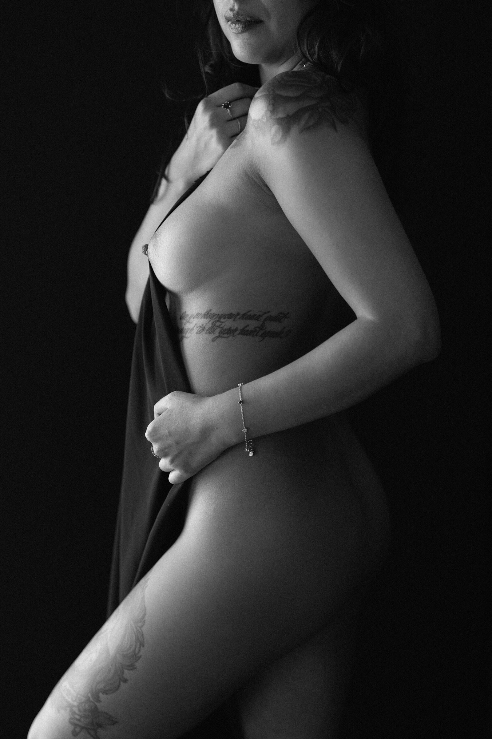 best San Diego booudoir photographer studio