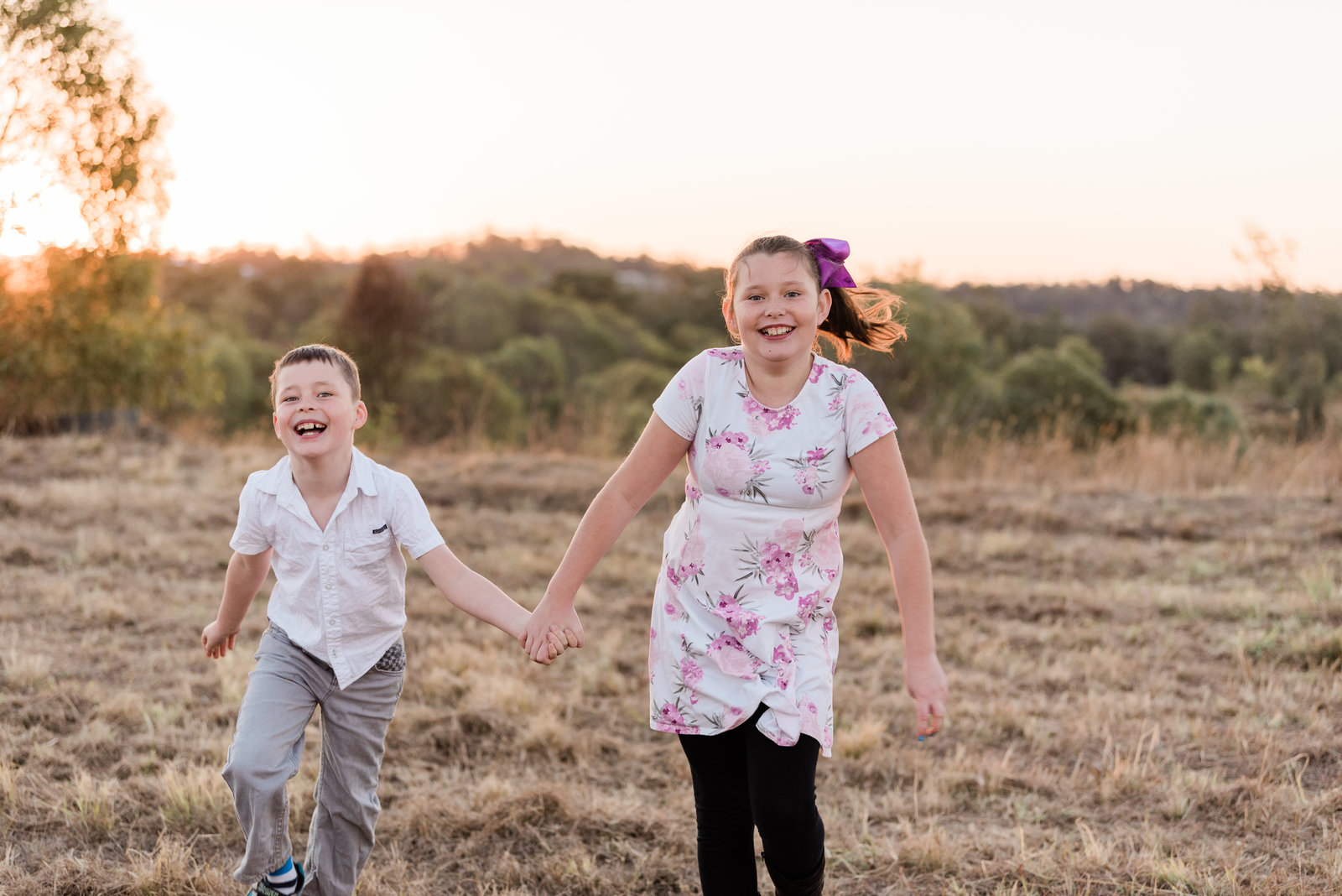 relaxed-family-portraits-sunset-grassy-field-sprinfield-brisbane-lead-images (10 of 12)