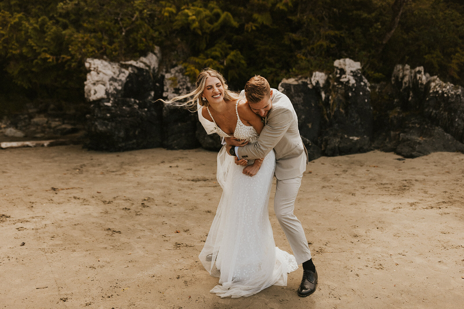 kaylyn-mclachlan-tofino-ucluelet-wedding-photographer-tin-wis-mackenzie-beach-wedding-taylor+brandon-0190