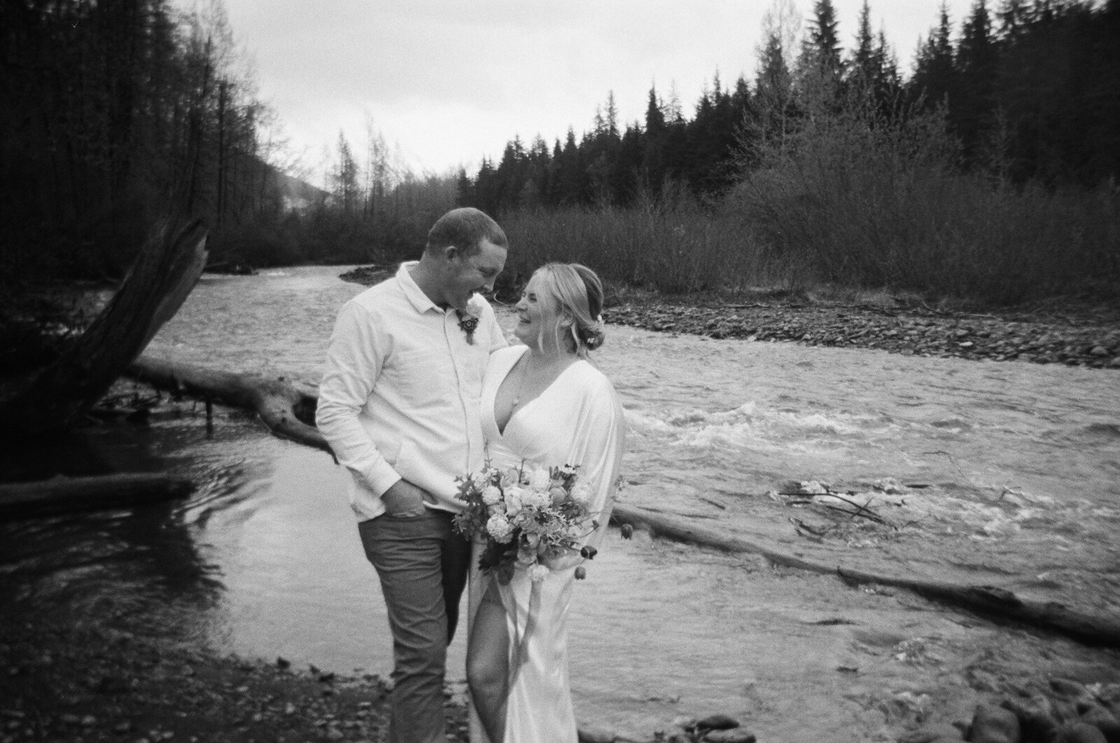 Girdwood-Alaska-Elopement-Packages-Helicopter-Glacier-1031-1