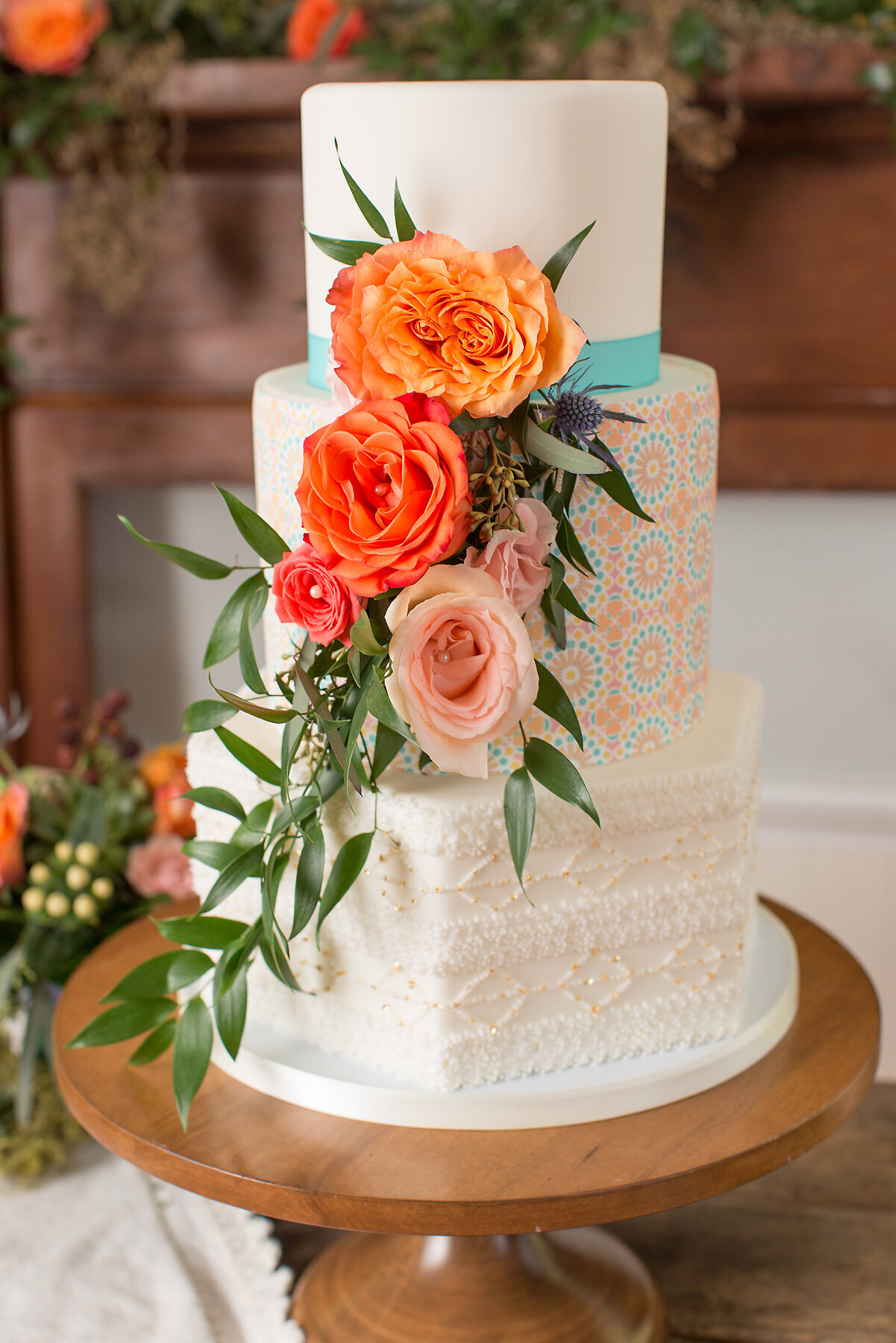 Modern-Wedding-Cake-Ashley-Cakes-60-Kevin-Milz-Photography