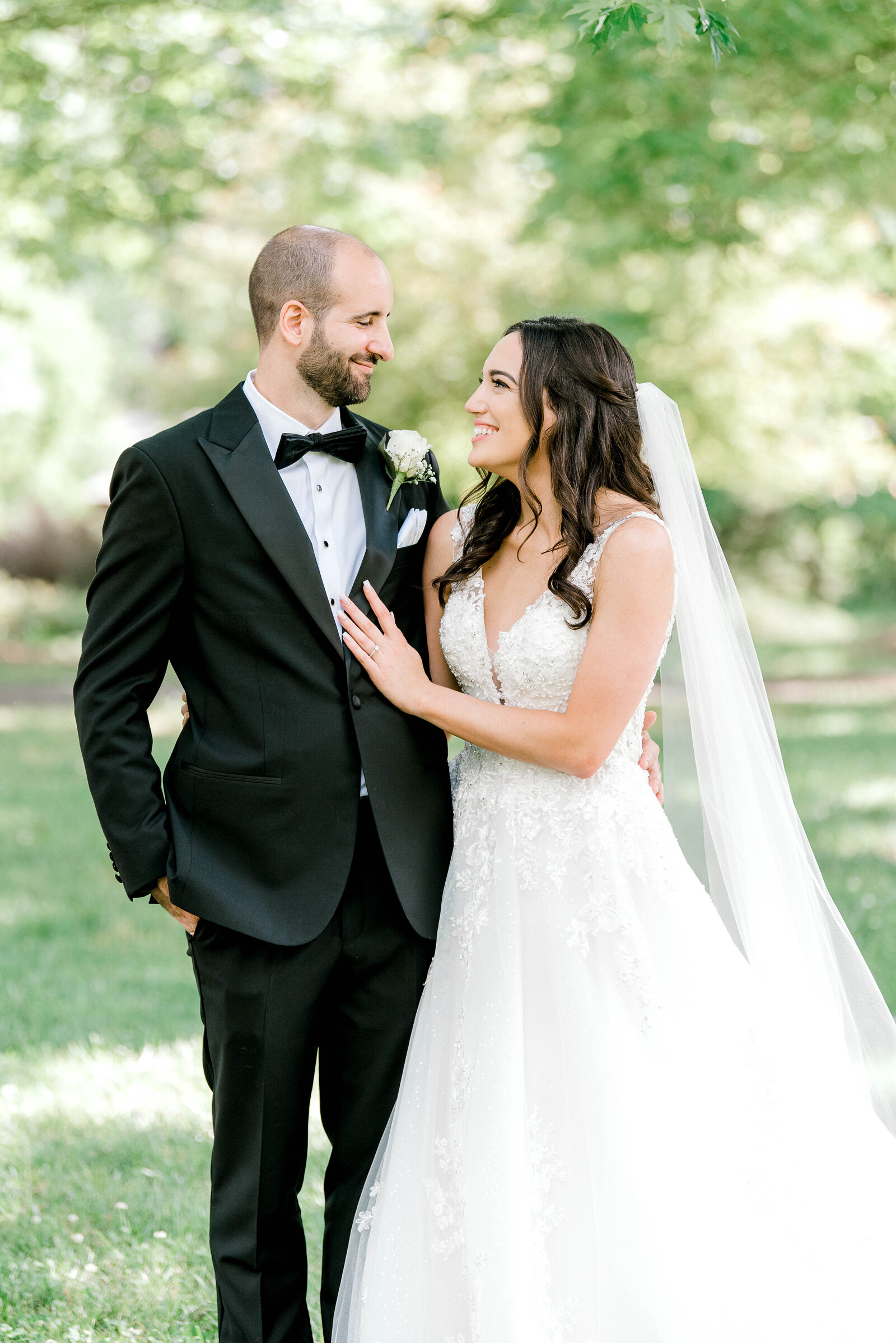 Charlotte-Wedding-Photographer-North-Carolina-Bright-and-Airy-Alyssa-Frost-Photography-Daniel-Stowe-Botanical-Gardens-3