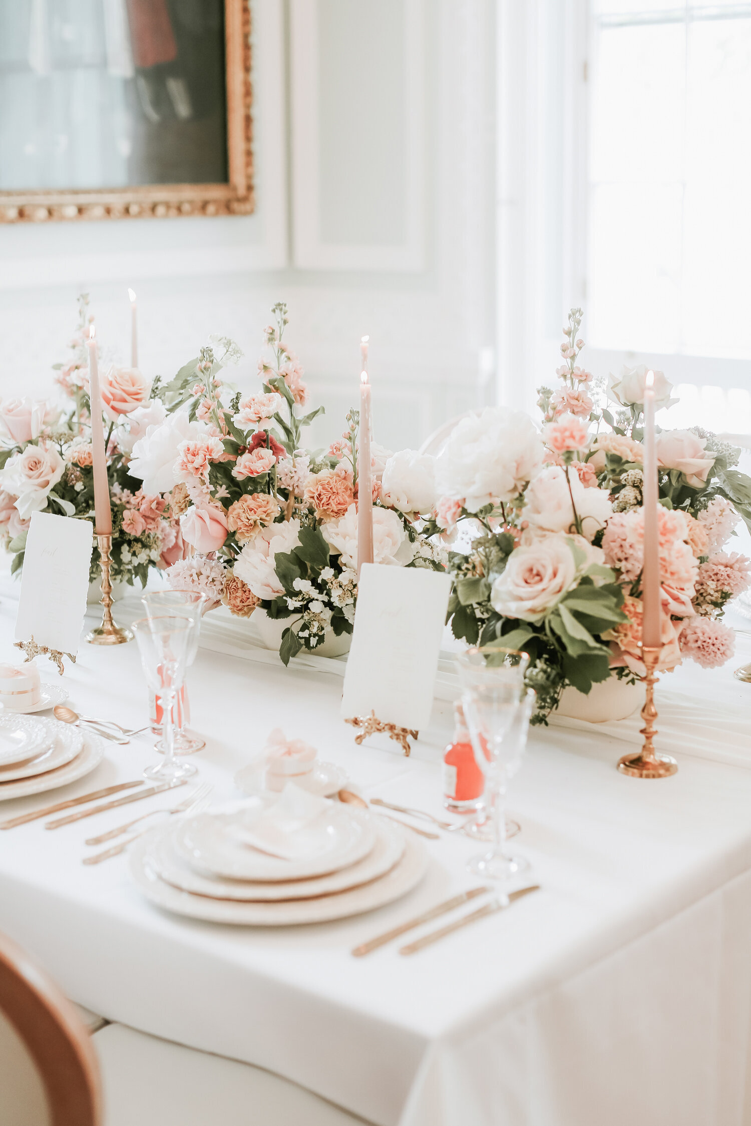 peach-and-cream-wedding-table-decor