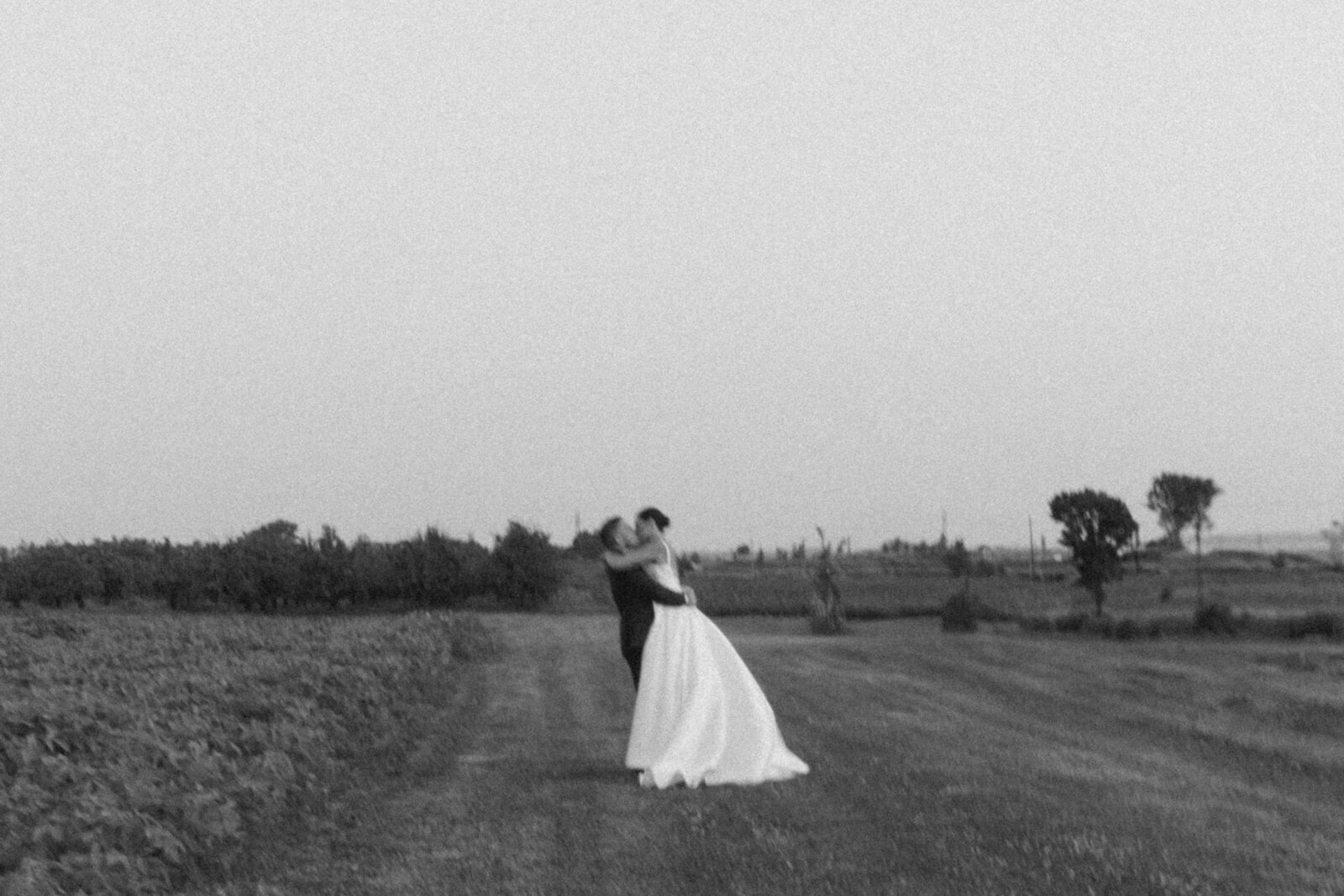 etherealholly-R&M-weddingpreview-38