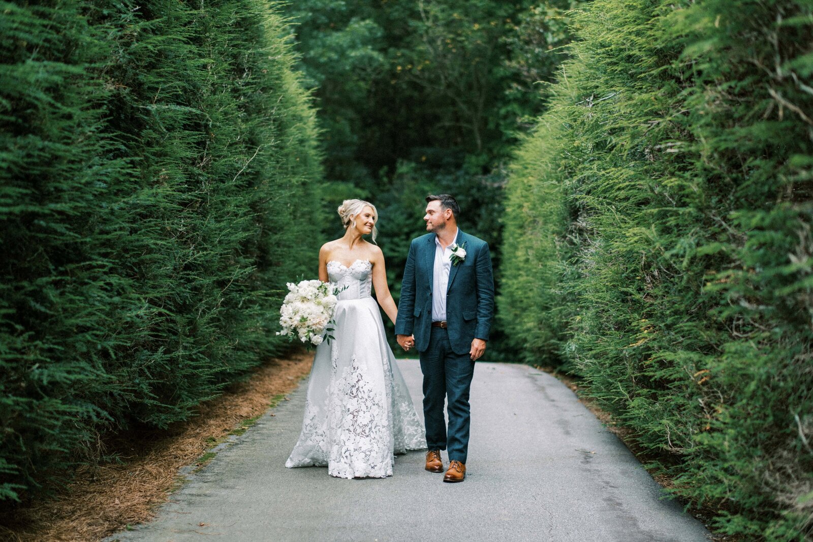 Old-Edwards-Inn-Highlands-Wedding-Photographer-34