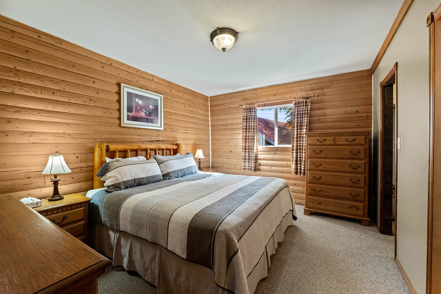 Moose-Cabin-Bedroom