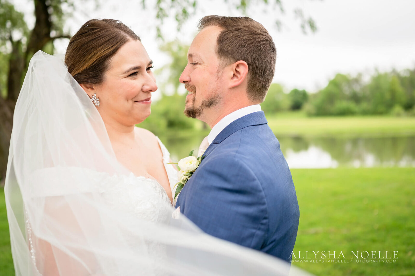 Wedding-at-River-Club-of-Mequon-393