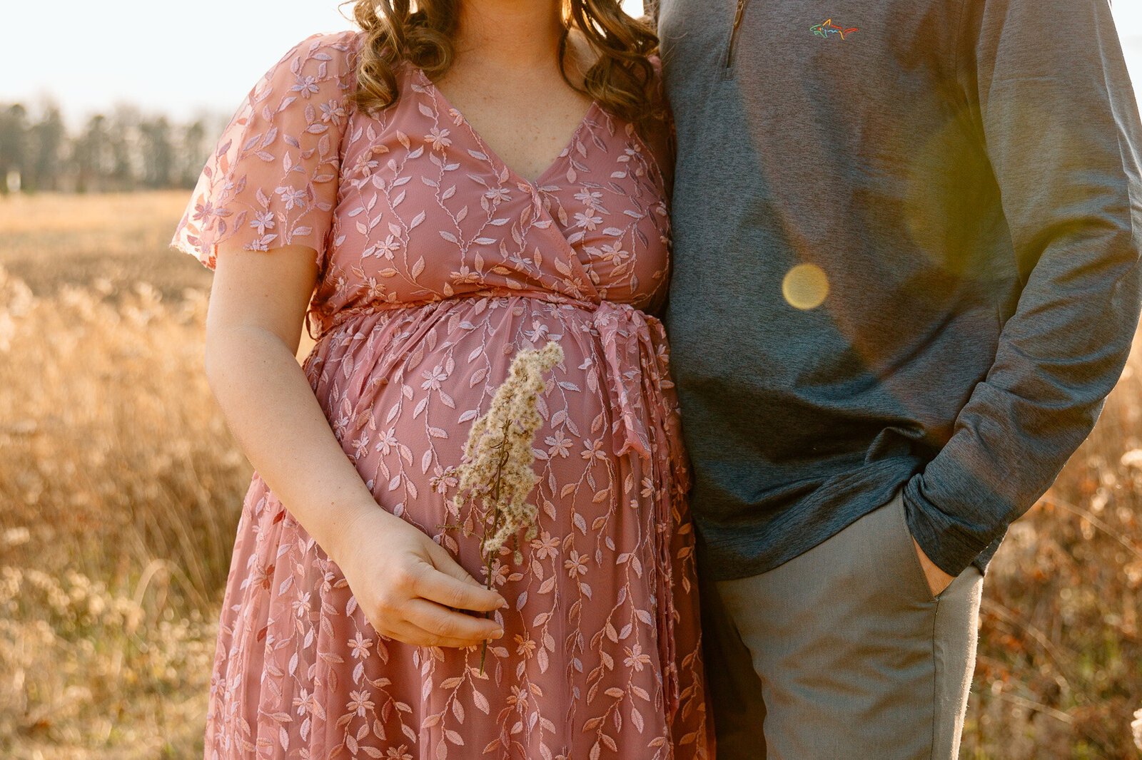 clarks-creek-natural-lifestyle-maternity-photoshoo (8)