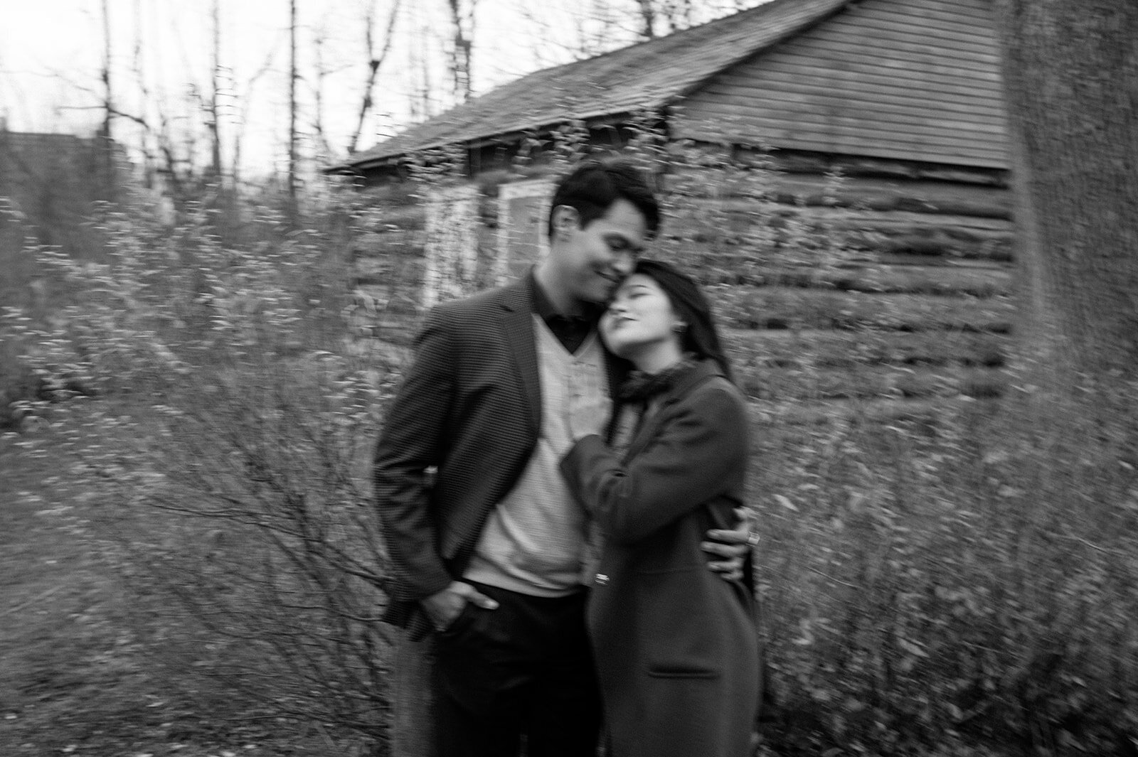 romantic-fall-engagement