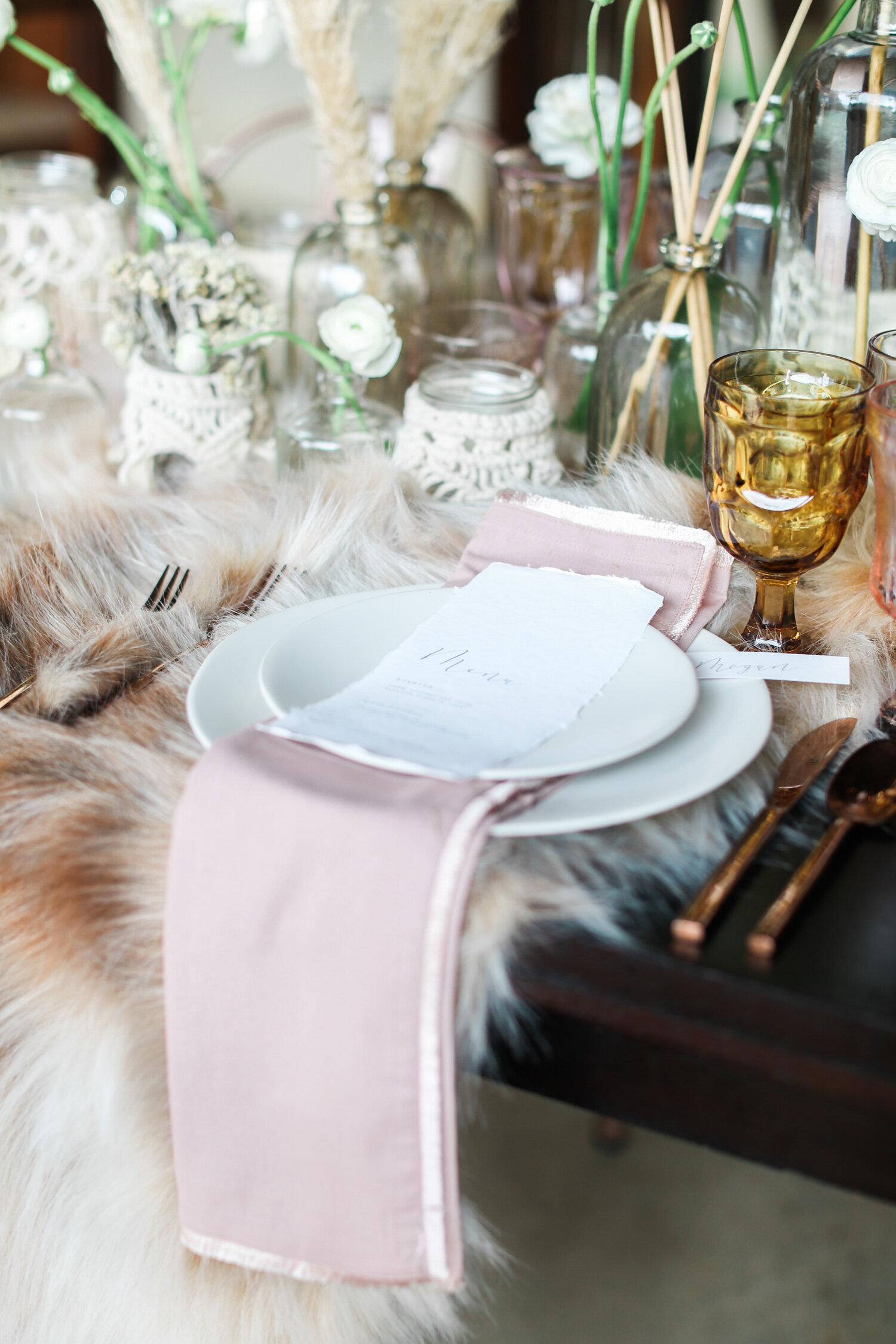 boho-wedding-table-setting