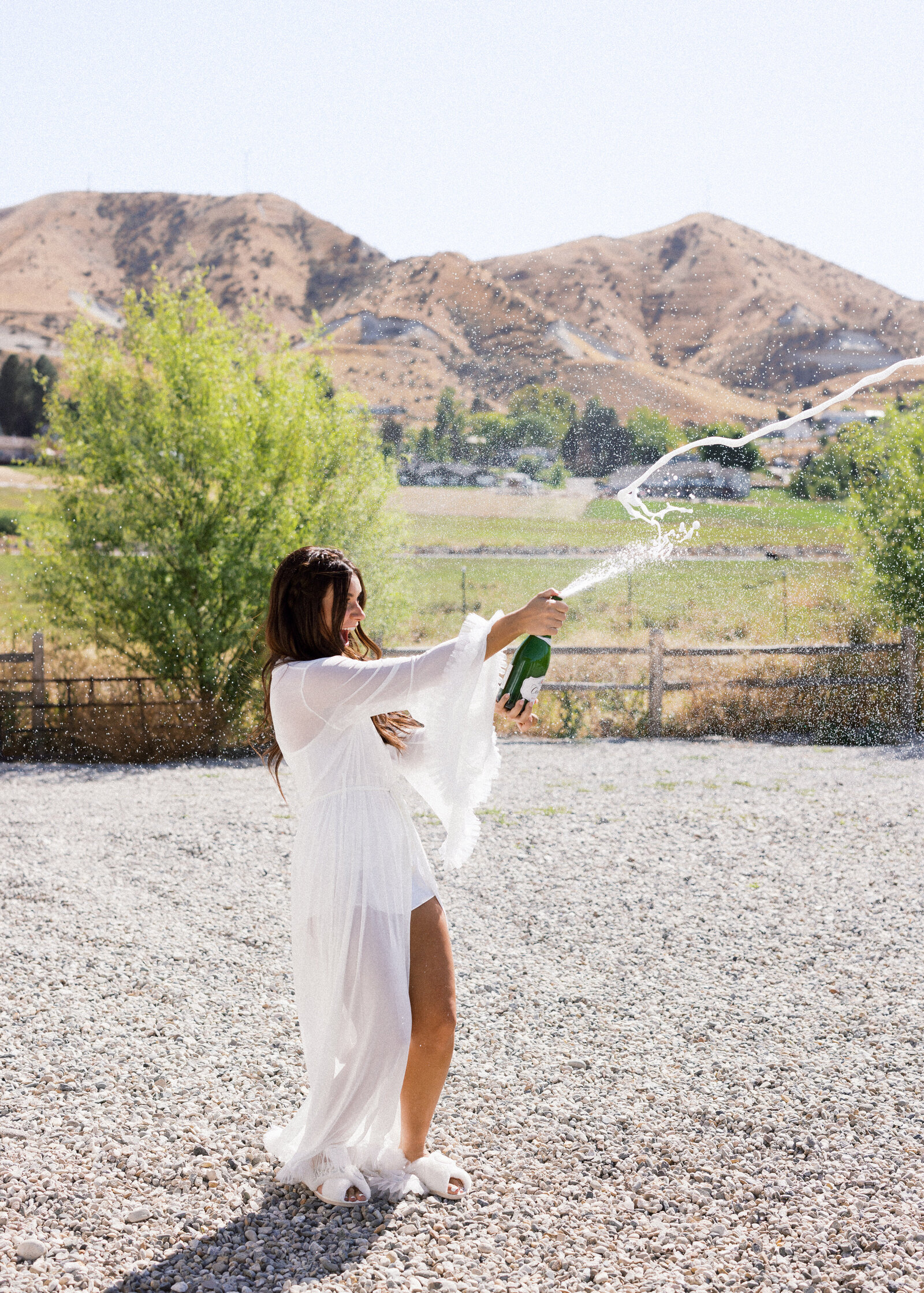 september-wedding-emmett-idaho-autumn-summer-black-tie-kayla-lucio-photo-castaneda-Sydney-getting-ready-30