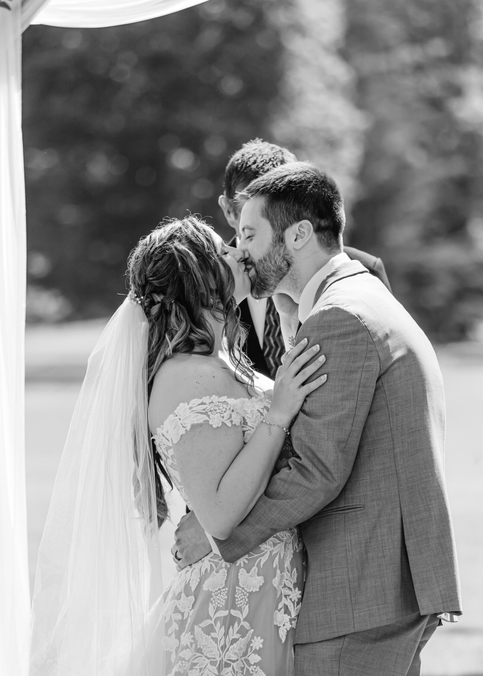 wedding at pine grove in iron mountain