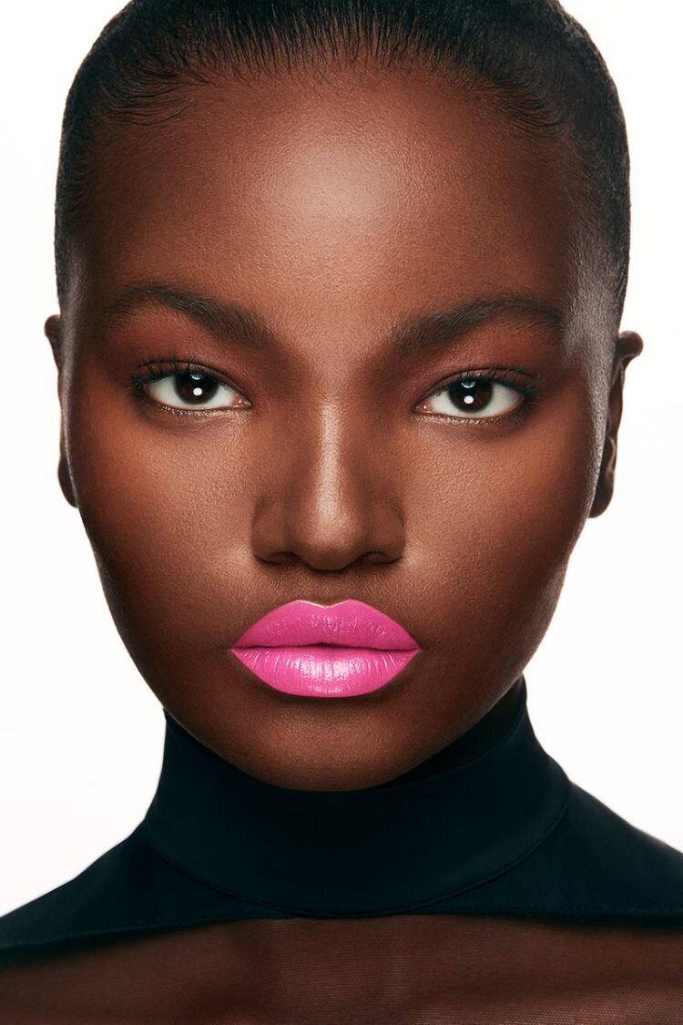 16886_A5Dfen_web230302_make-lwooden_vivica-look_02_blush+lip_flourescence-0002_05