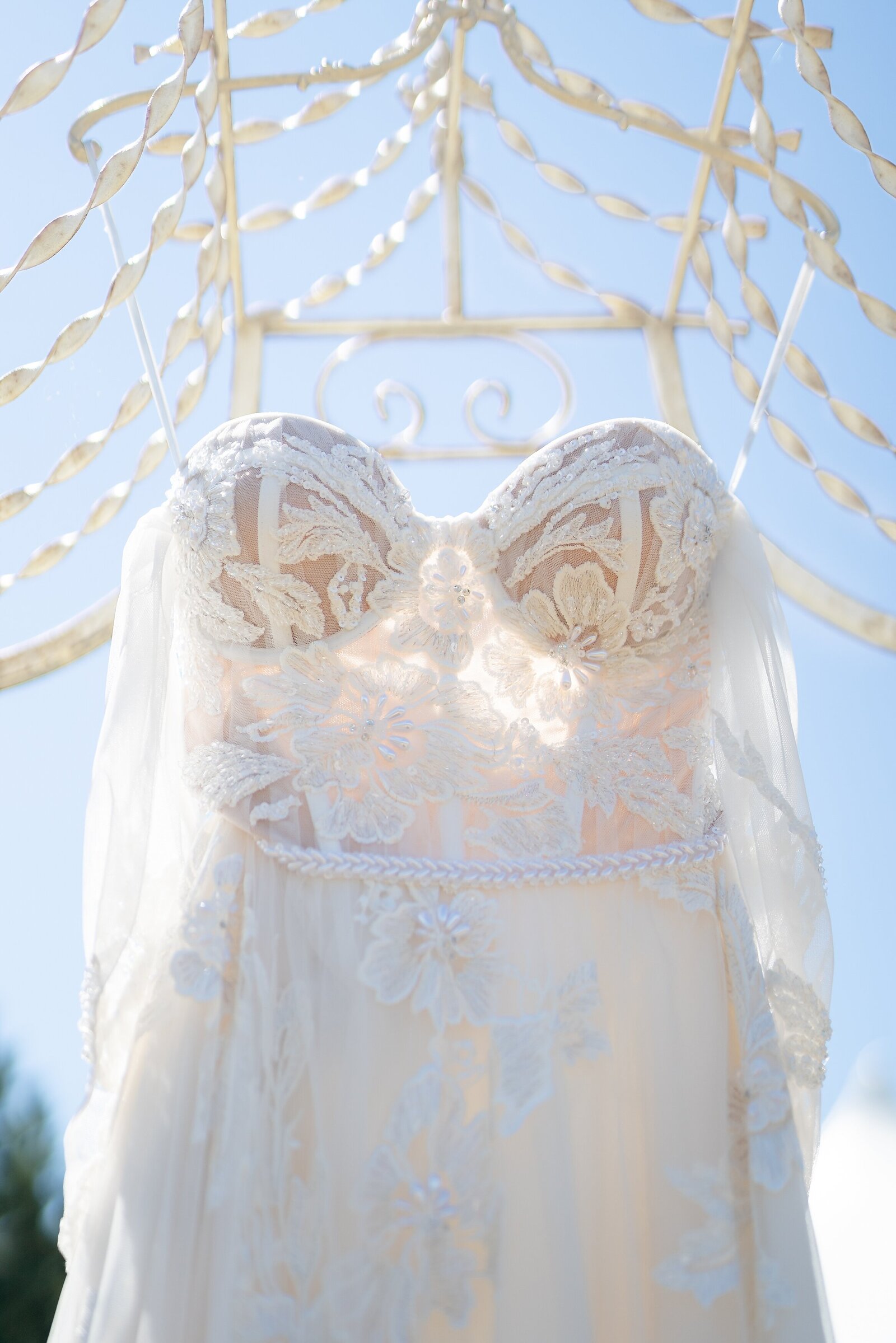 Kurtz Orchard Amalfi Coast Inspired Wedding | Dylan & Sandra Photography -65