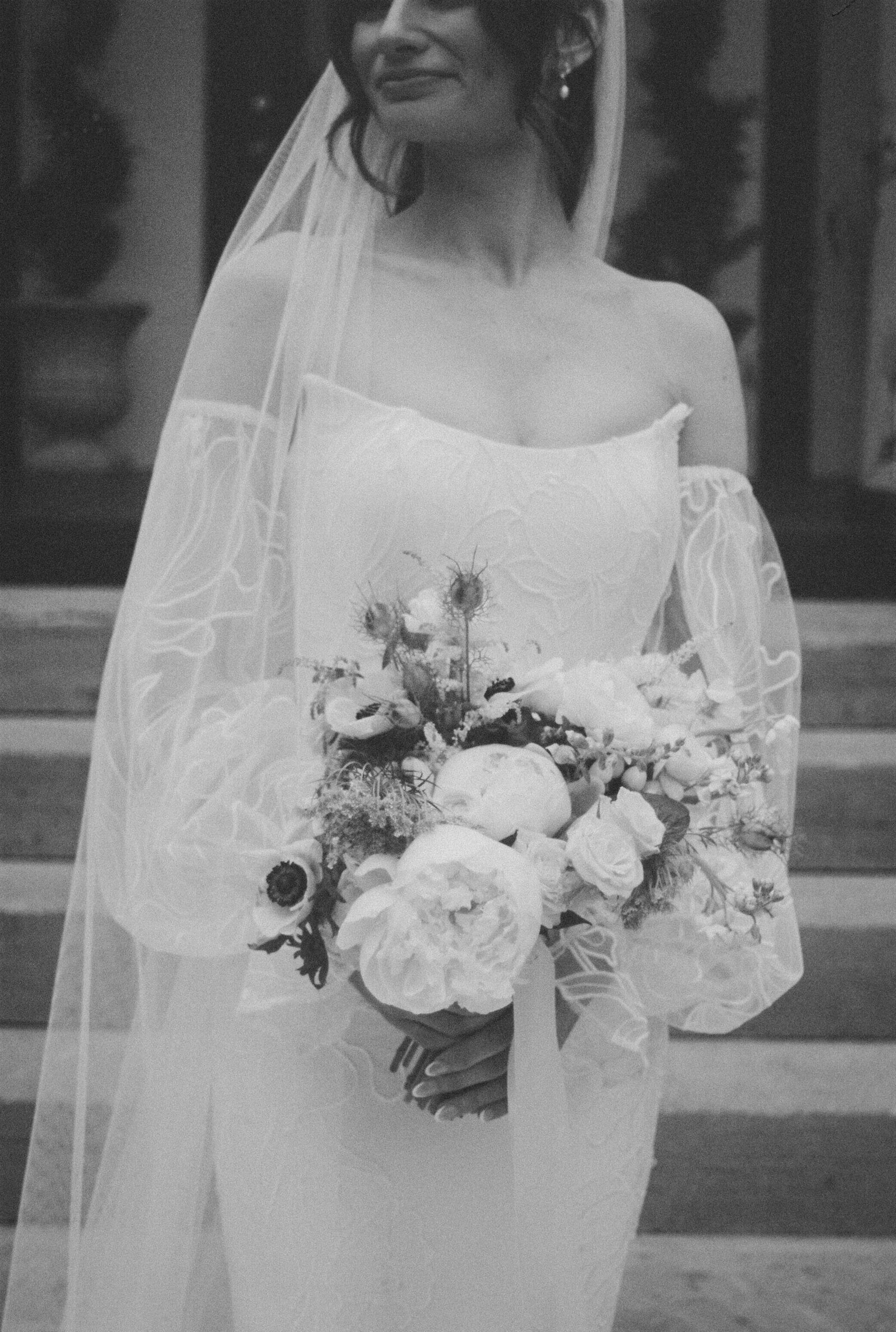 black-and-white-film-wedding-photo-02