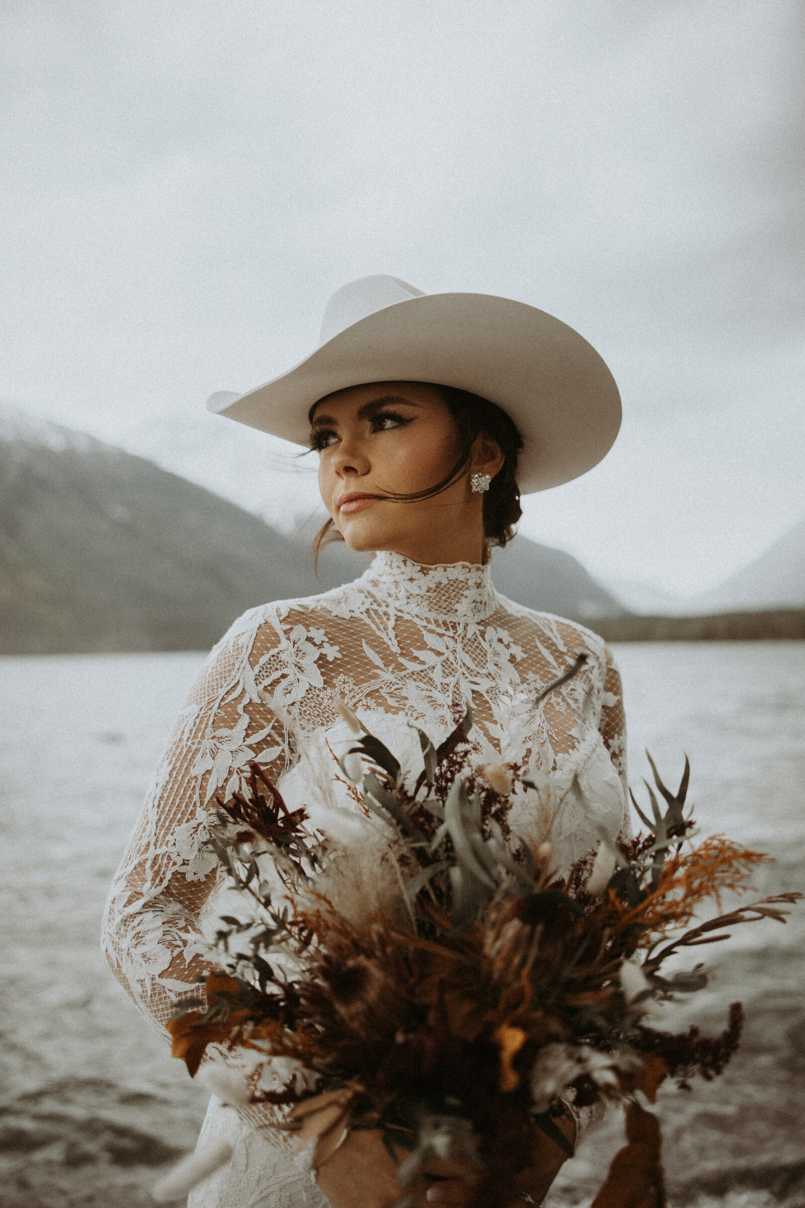 western themed bridal photos in montana