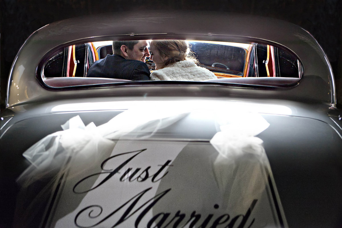 web_just_married_car