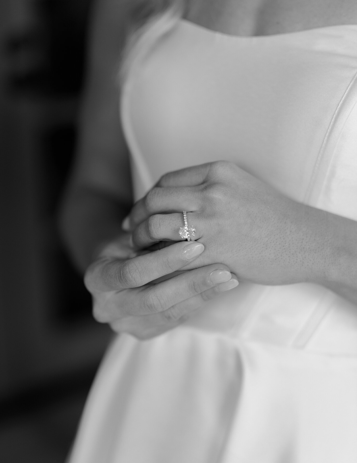 wedding-ring-bride-luxury-wedding-flowers
