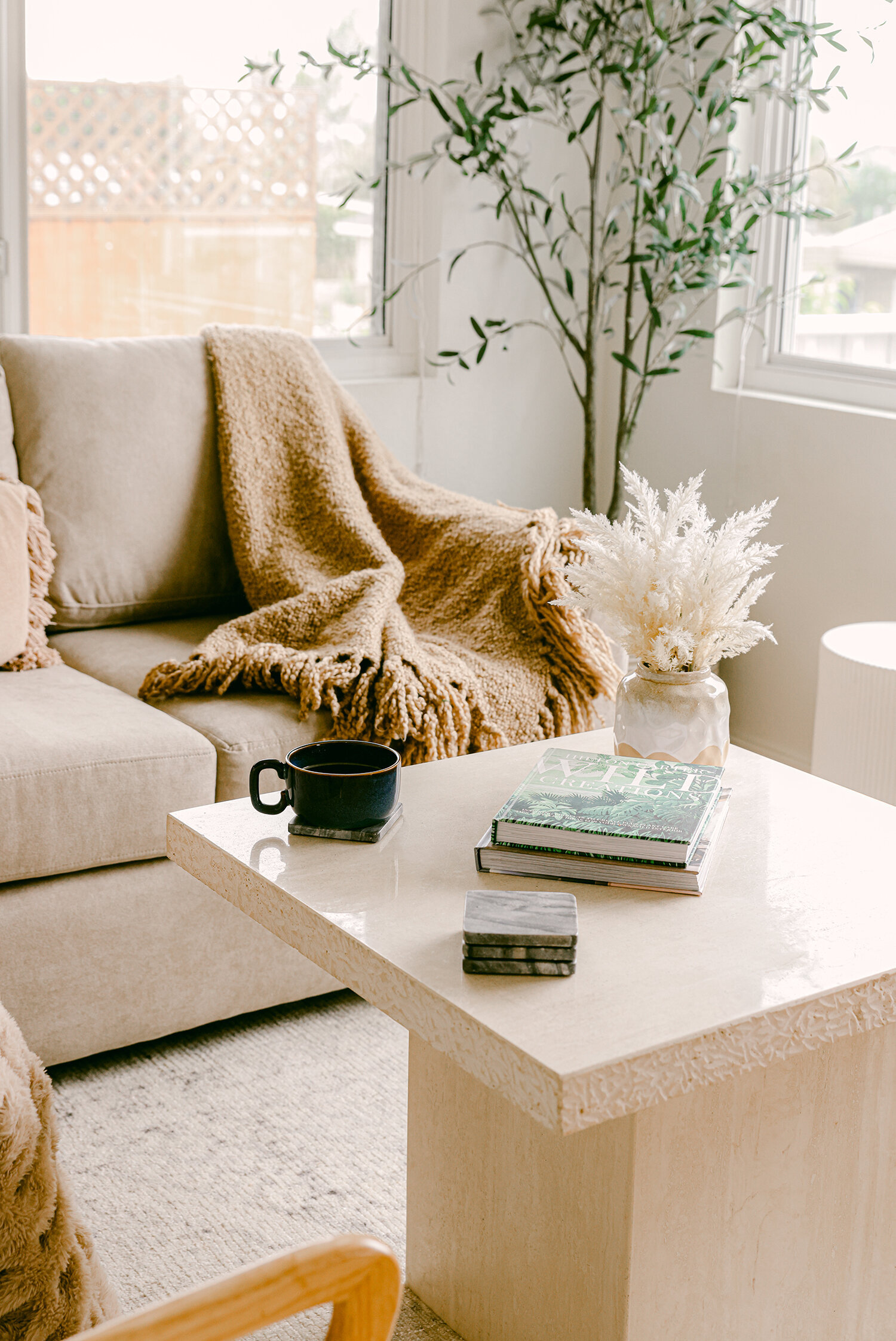 Lifestyle experience Airbnb photographer based in San Diego California and works with brands and short term rentals all over. Experience driven storytelling photography with people.