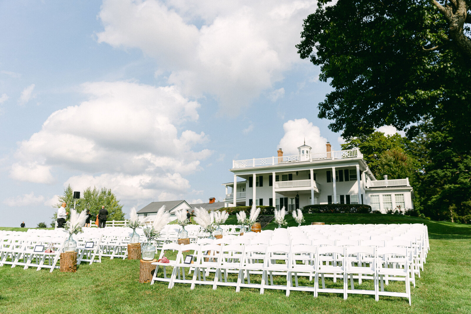 backyard-estate-wedding-ceremony