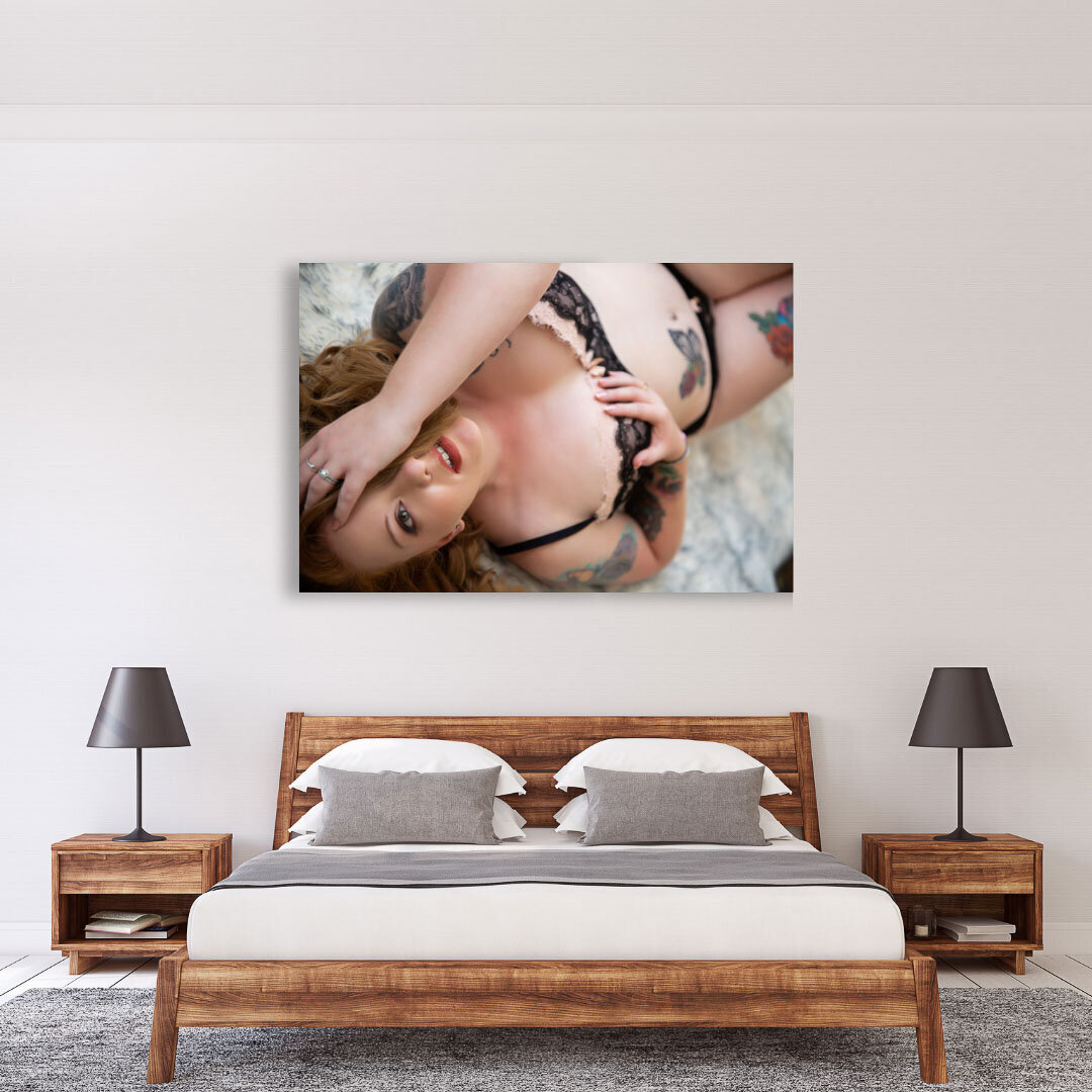 Syracuse-Bomshell-Boudoir-Wall-Art-Albums-Products-and-Display-5