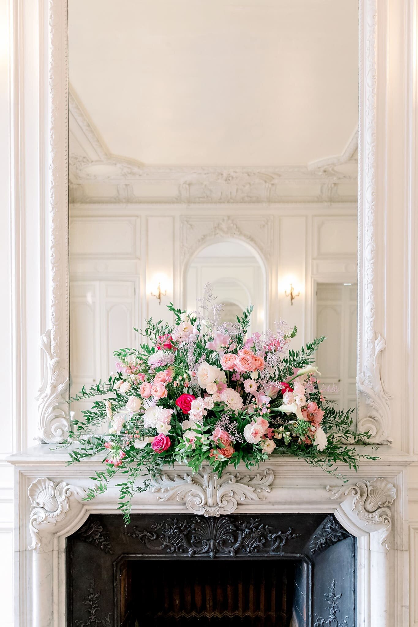 decoration-florale-cheminee-chateau-a-la-francaise