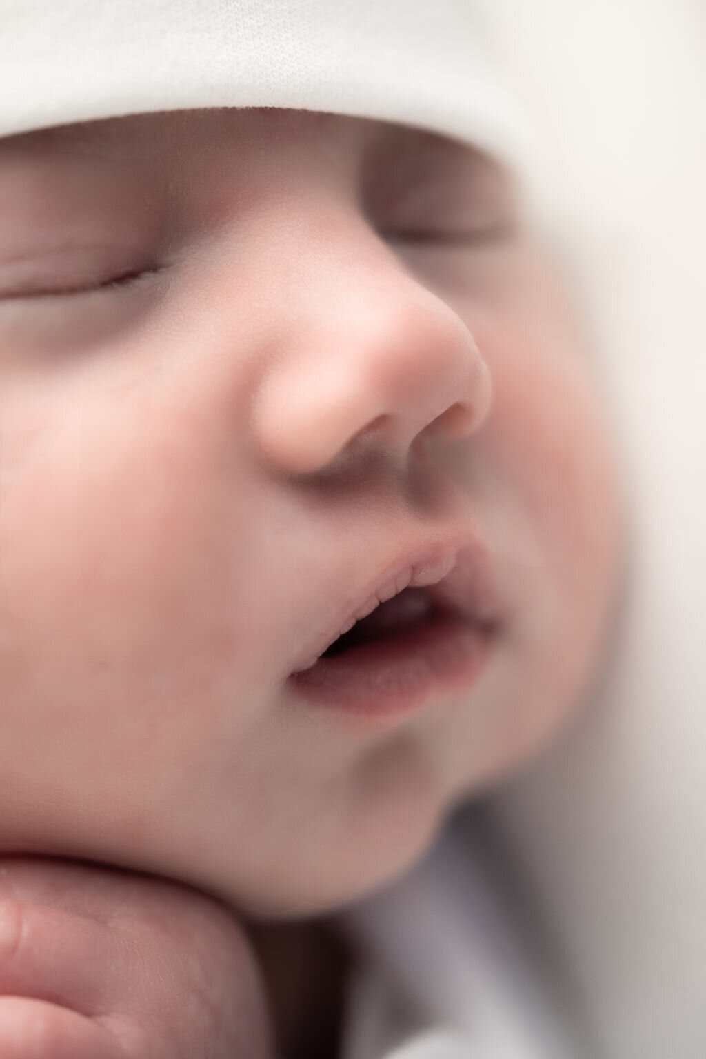 DEL0812NEWBORNSTUDIOSESSION-13