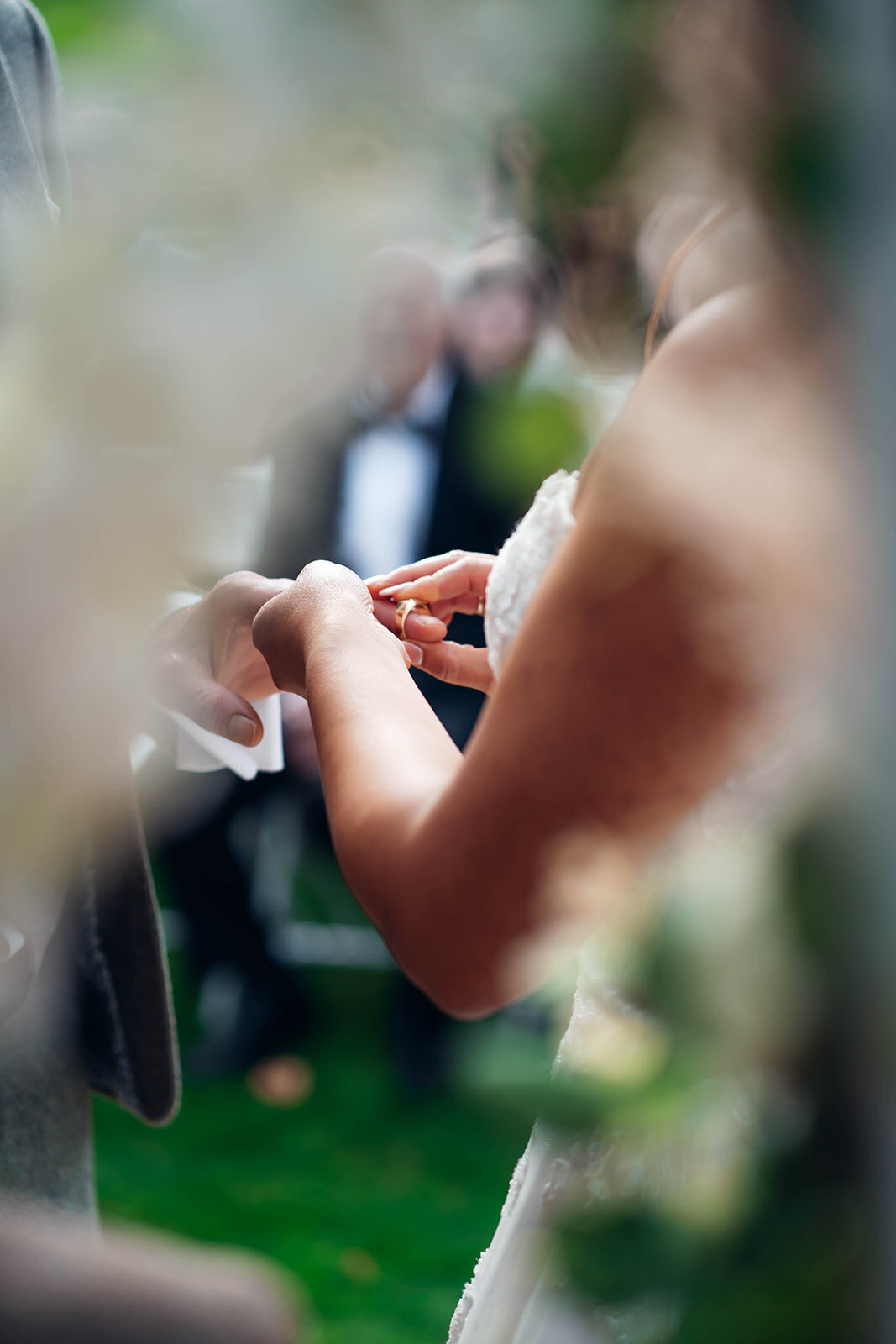 ring-exchange-during-summer-cheltenham-wedding