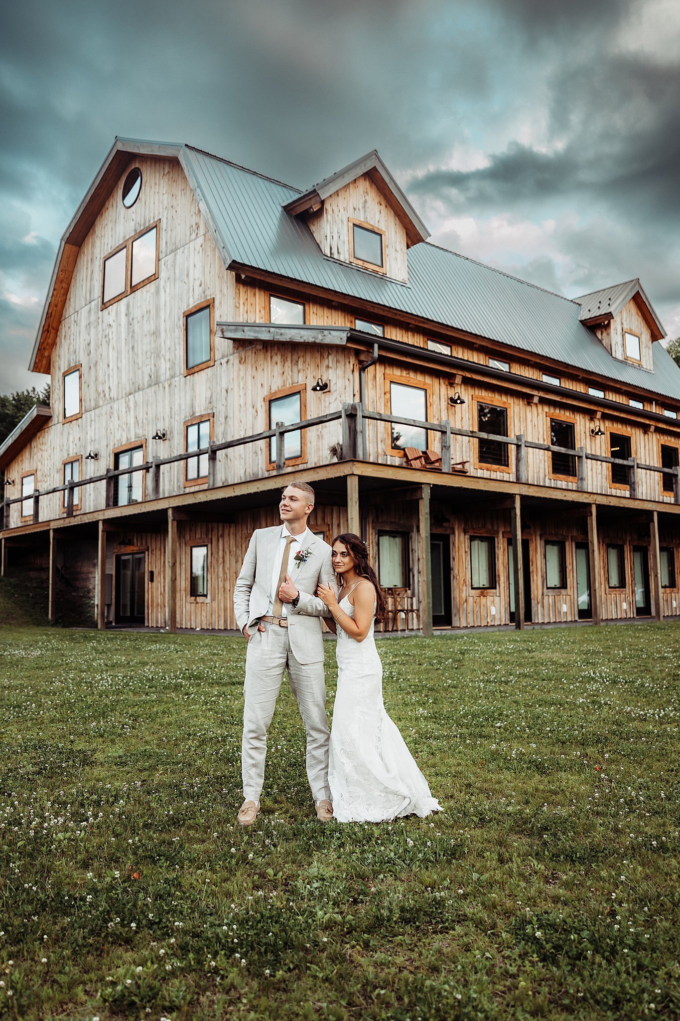 Bear Ridge Destination Bride and groom portrait