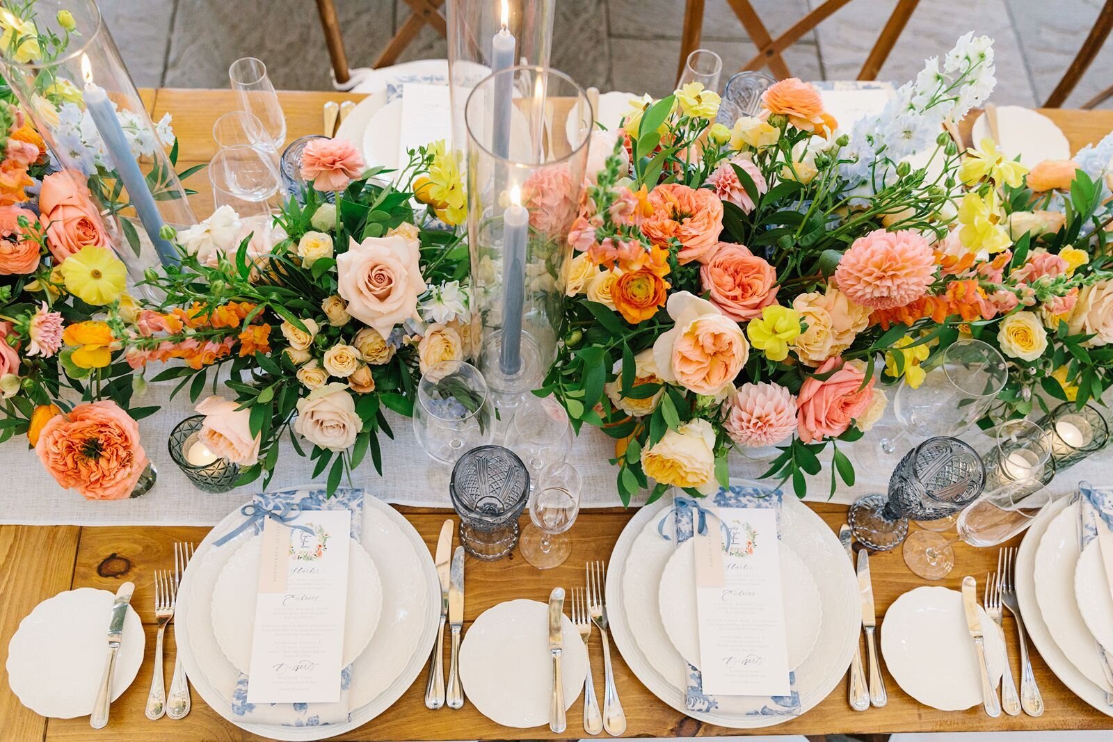 leila-james-events-newport-rhode-island-luxury-wedding-planner-castle-hill-inn-venue-erin-mcginn-wedding-photographer-bright-florals-CH0596 copy