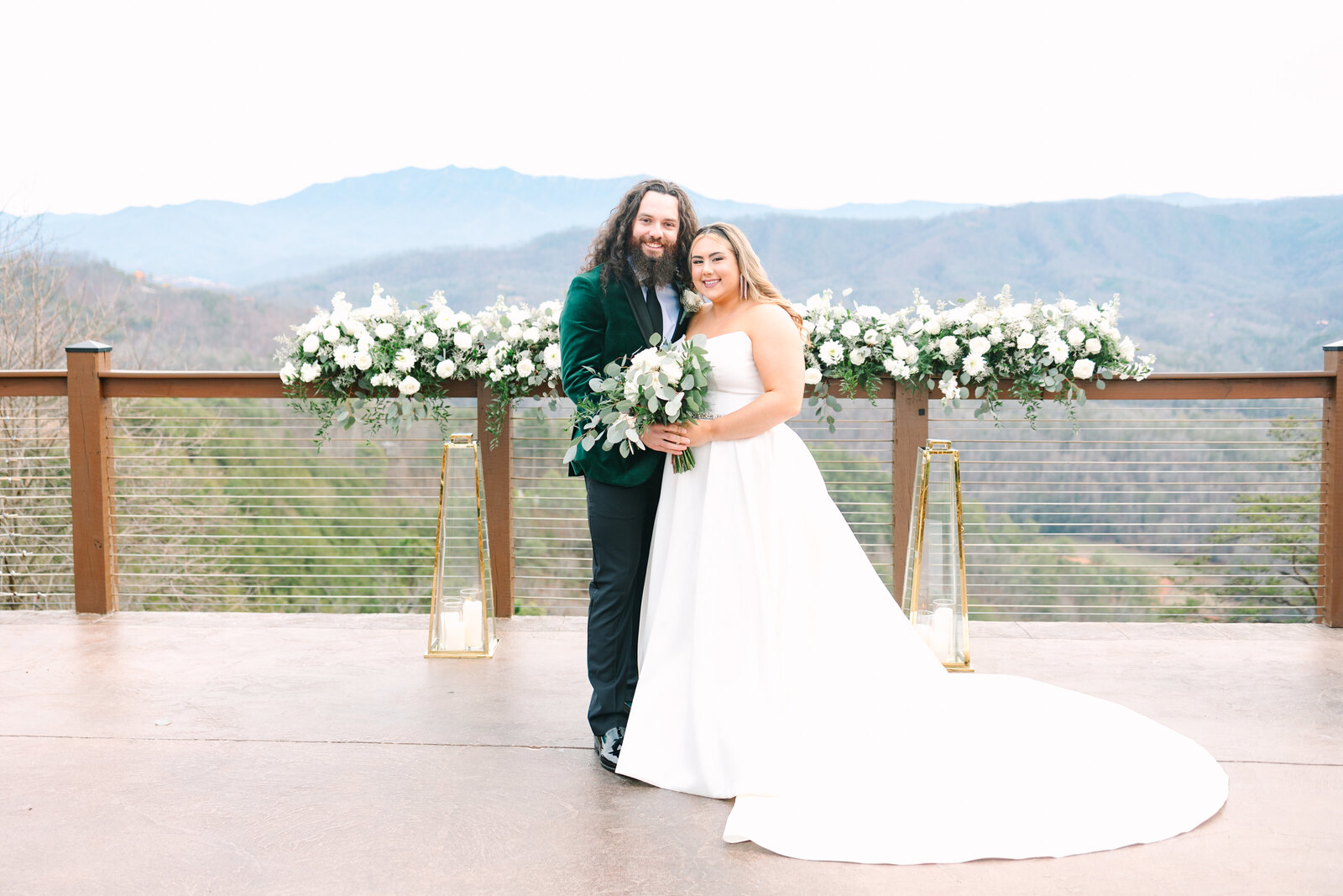 the-magnolia-venue-pigeon-forge-tennessee-wedding-willow-and-rove-16
