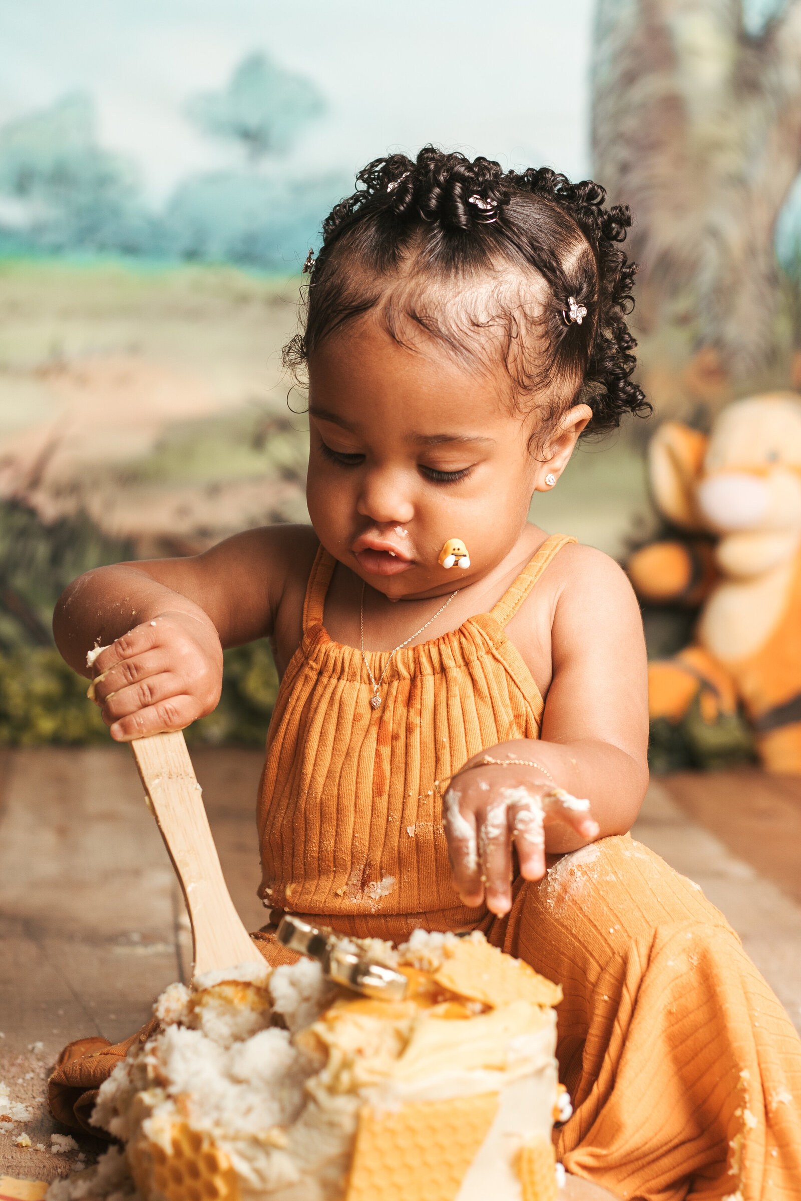 Martina Newport Photography - Michiah Risby - Emory's Winnie the Pooh cake smash-83