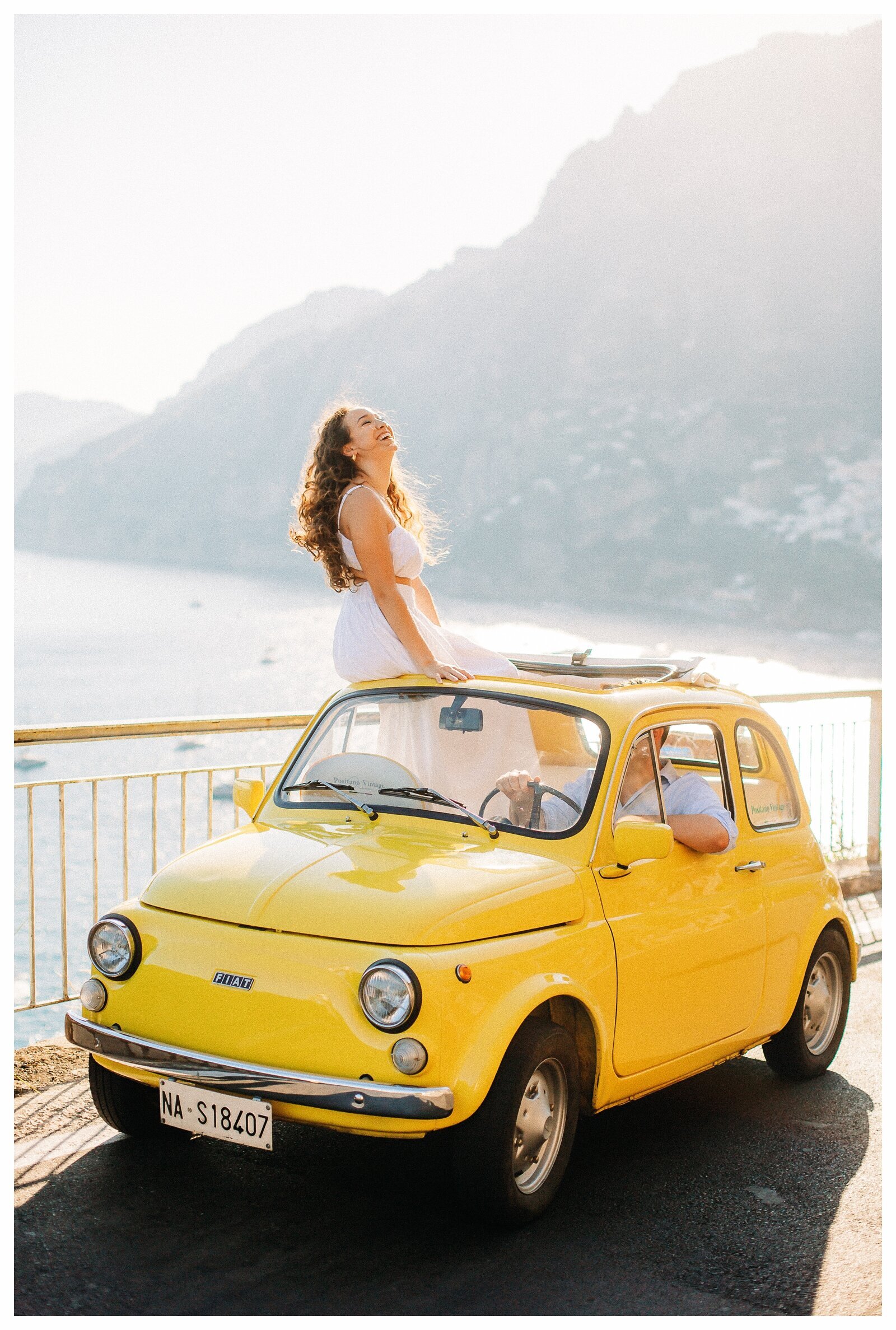 Positano-Amalfi-Coast-Vintage-Car-Vespa-Photographer-Couple_0135