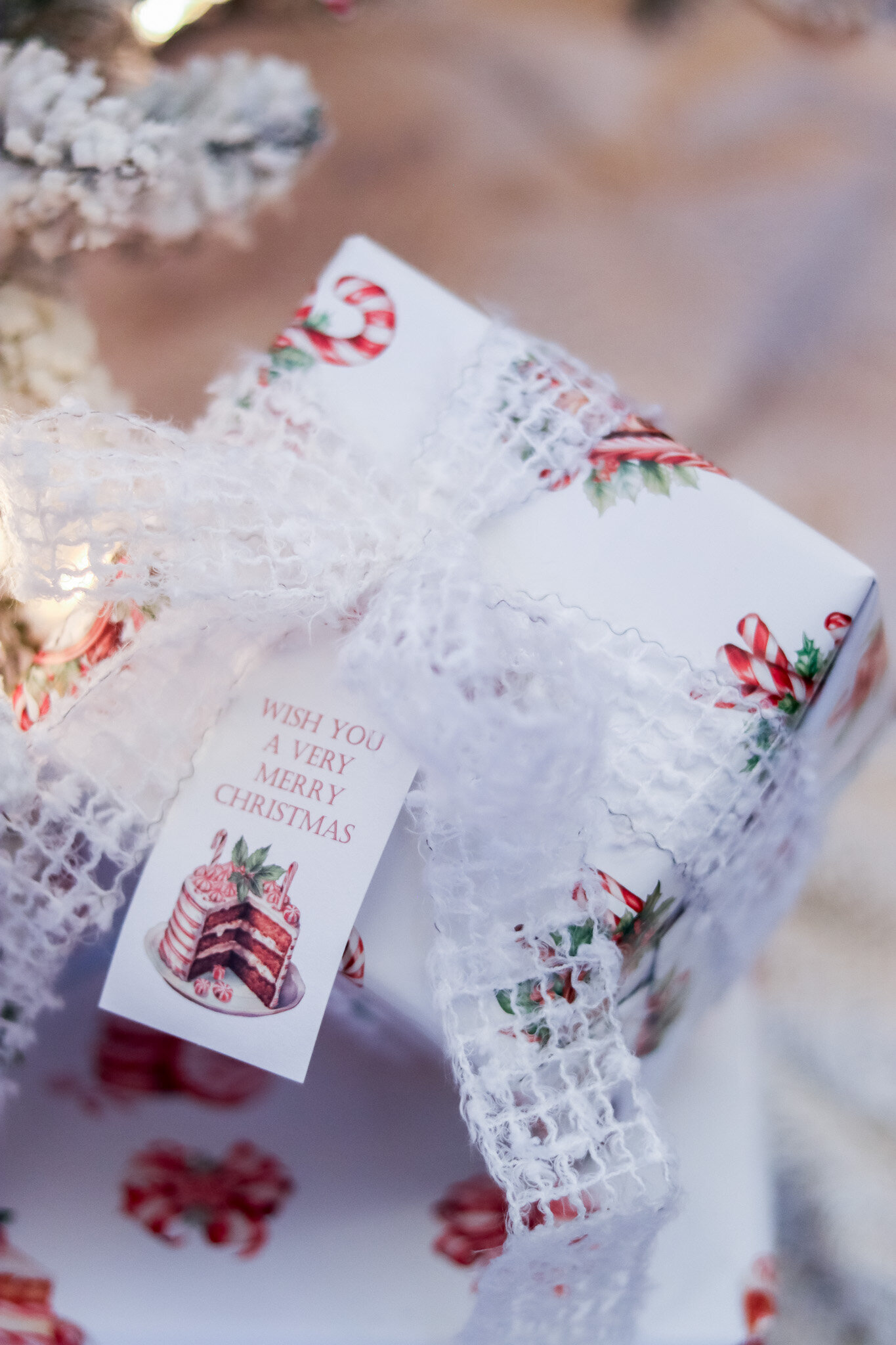 Peppermint christmas gift wrap (2)