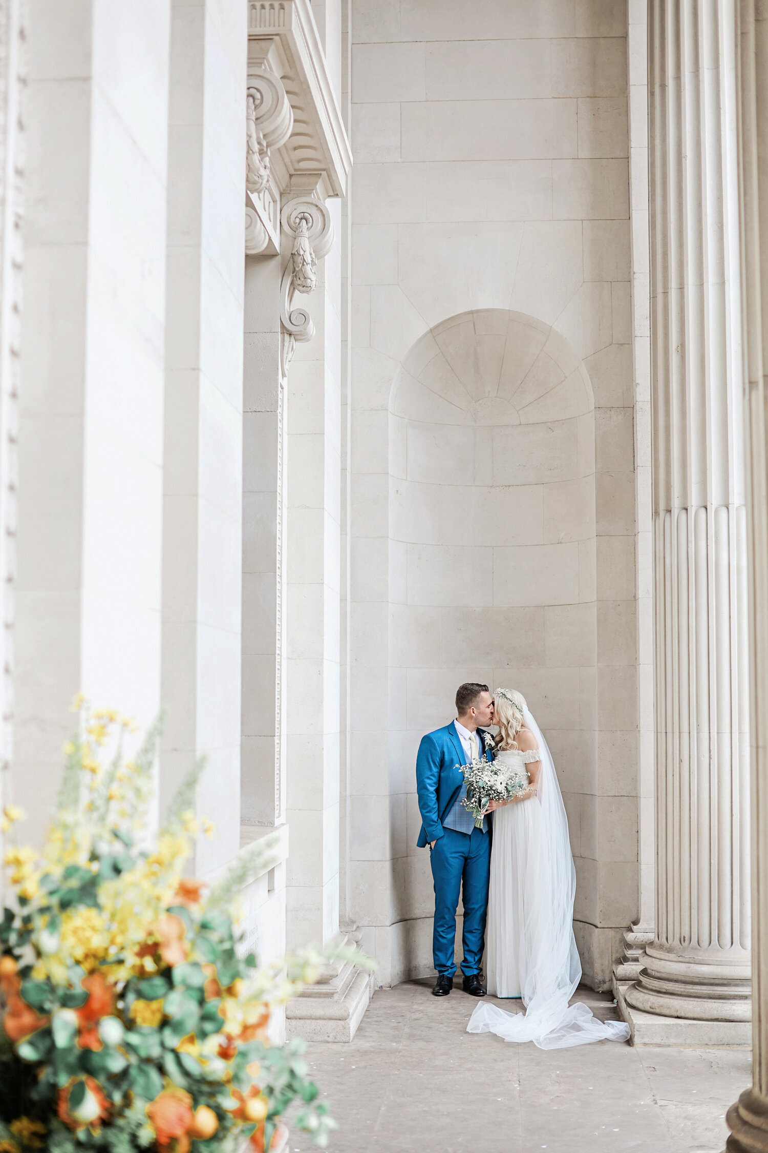 Marylebone-Town-Hall-wedding-couple-photos-outside