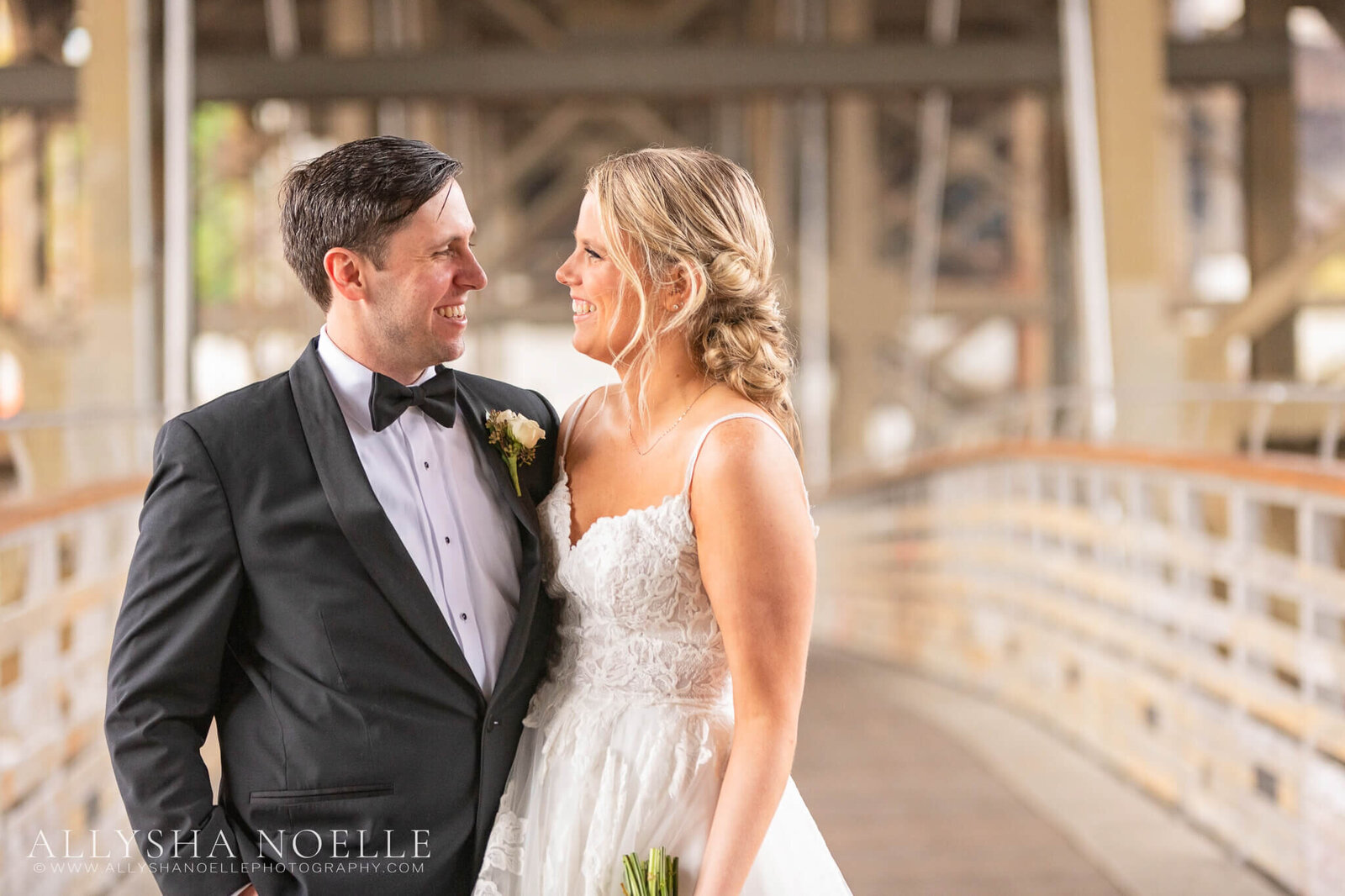 Wedding-at-The-Factory-on-Barclay-in-Milwaukee-0521