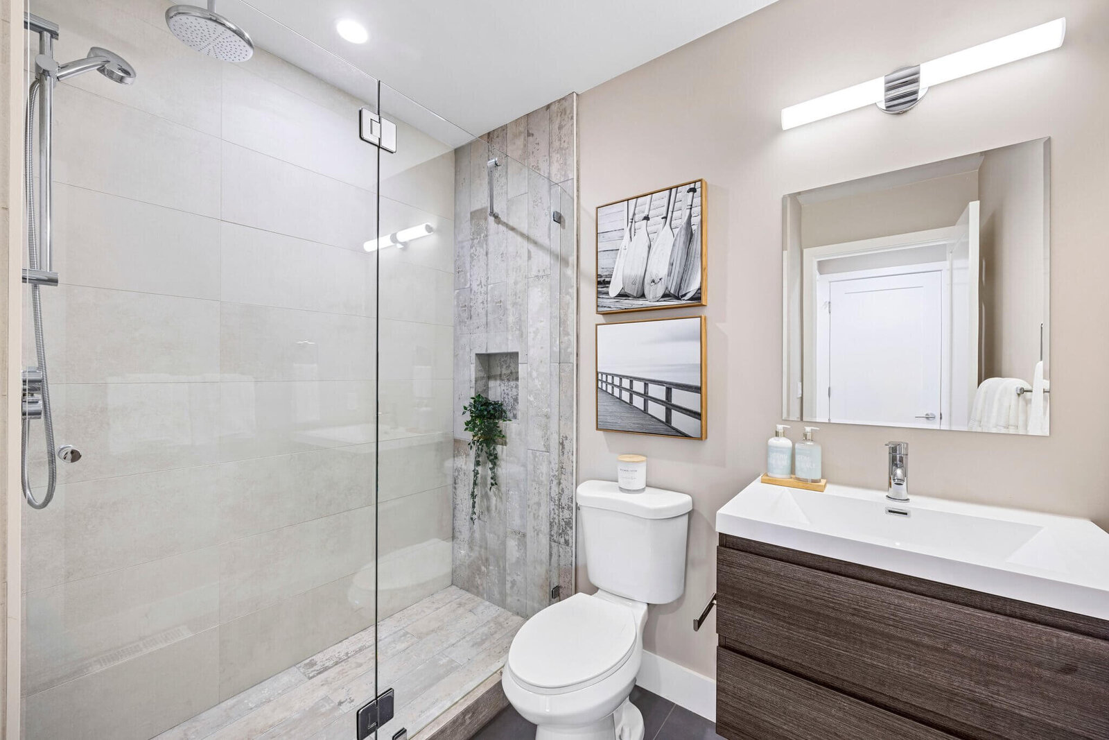 neutral-designer-bathroom