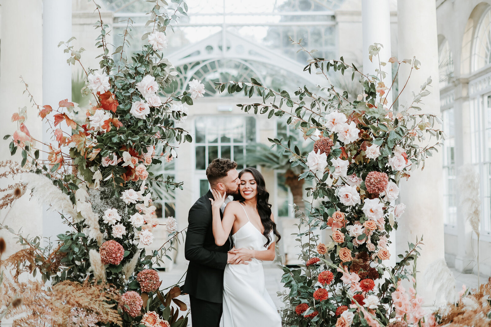 Syon-Park-wedding-venue-bride-and-groom-dancing