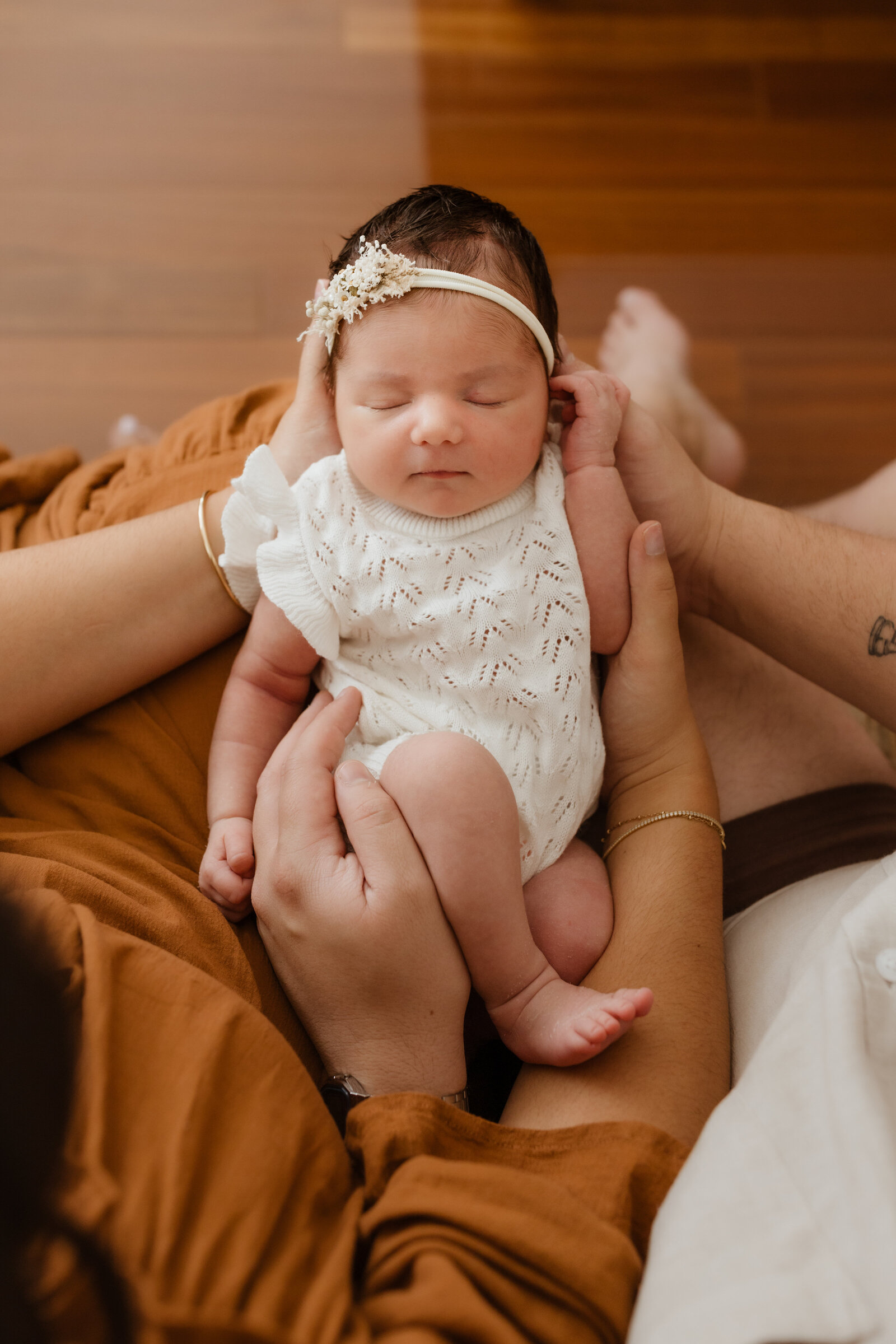 newborn-love-in-home-session-north-west-sydney