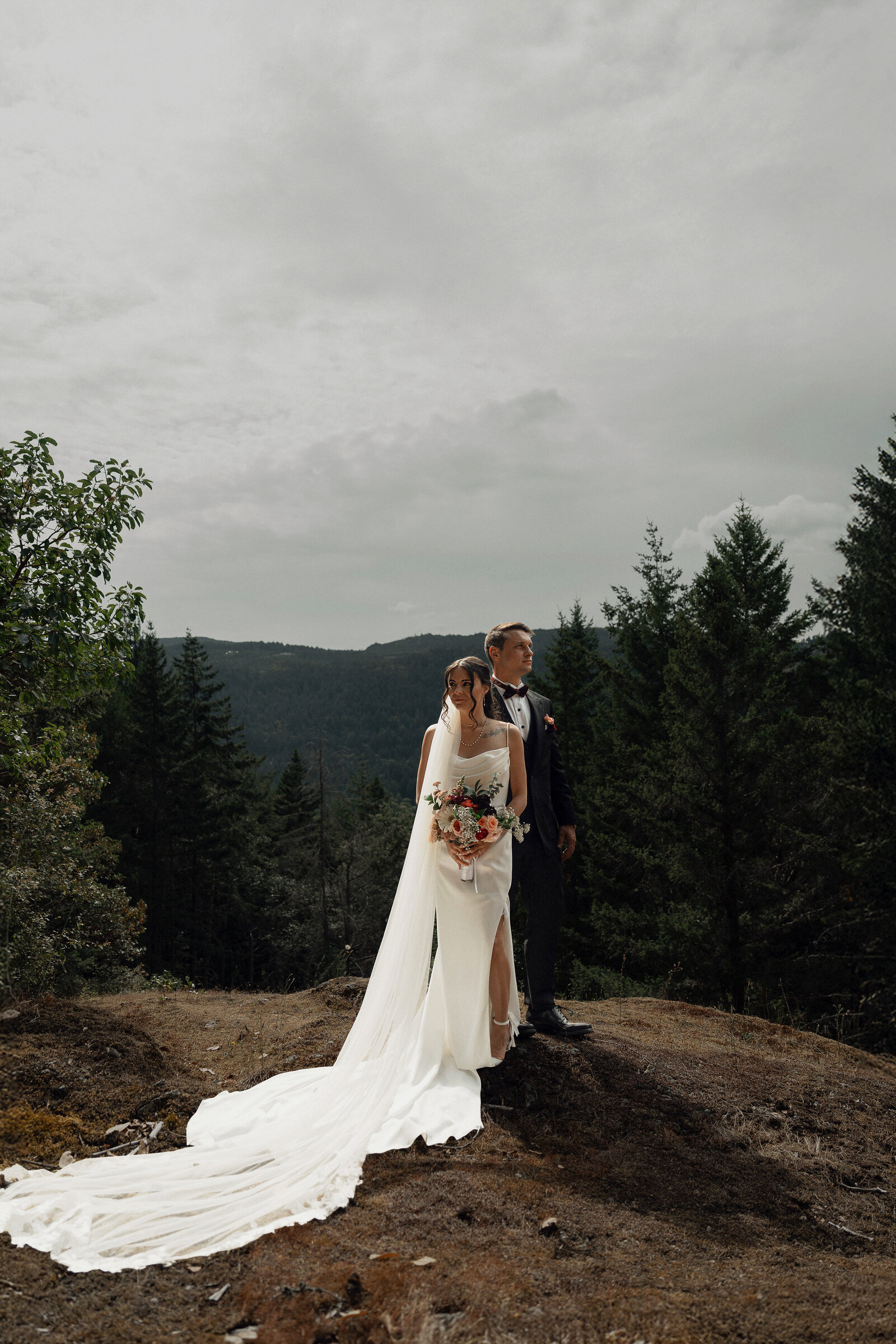 R&H-wedding-caleb-pike-victoria-bc-latitude 49 photography-couples portraits-4901854