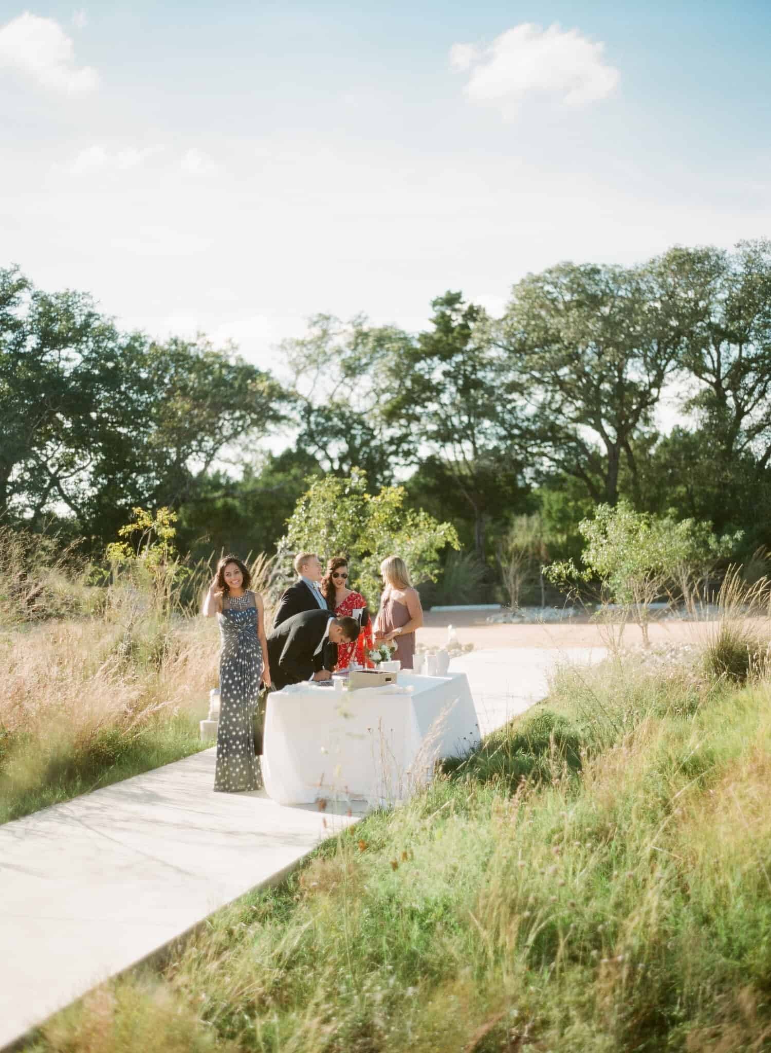 AUSTIN-MODERN-MONOCHROMATIC-INDIAN-WEDDING-00318