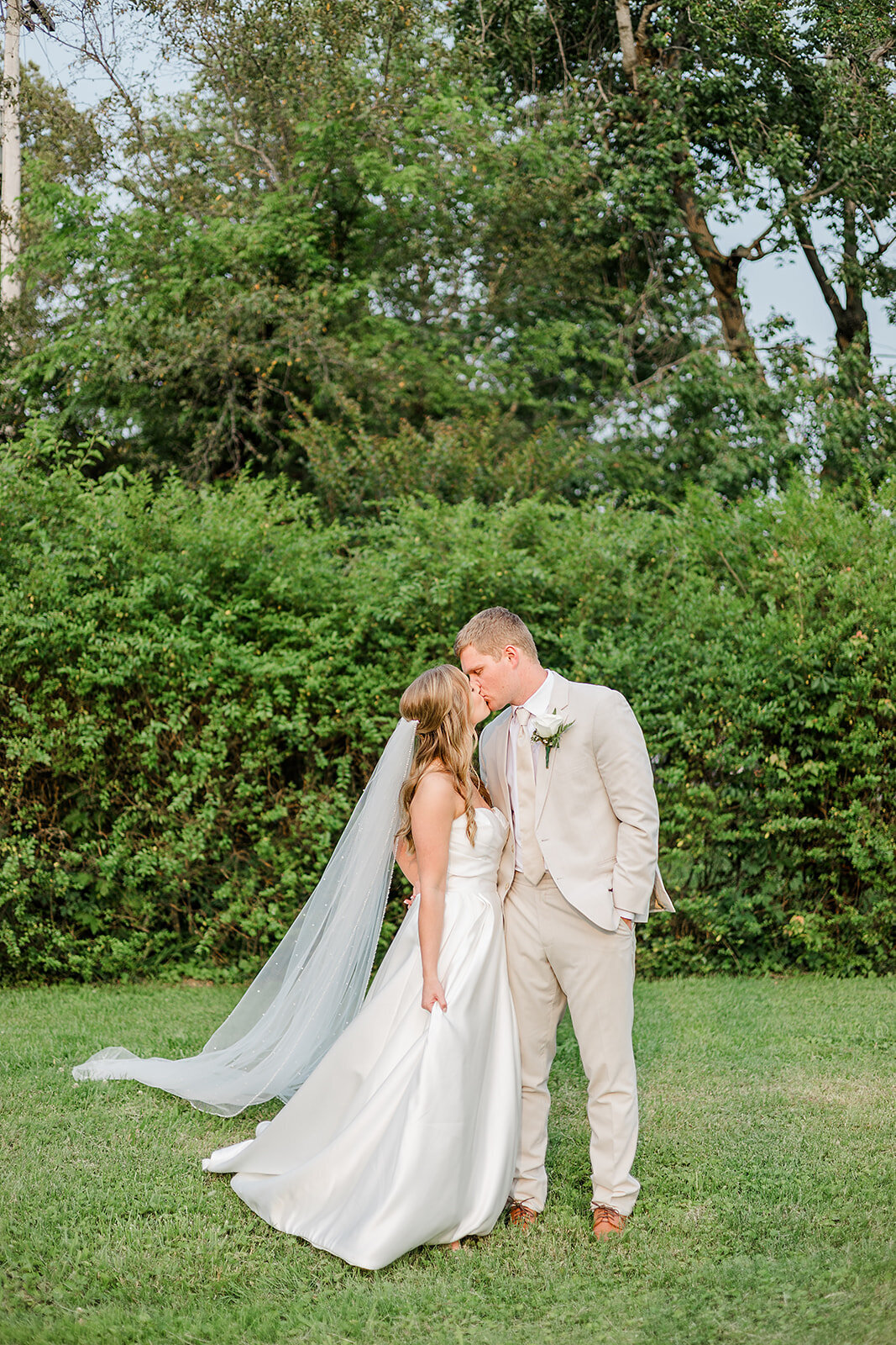 Whitis-Sedalia-Kentucky-Wedding-2360