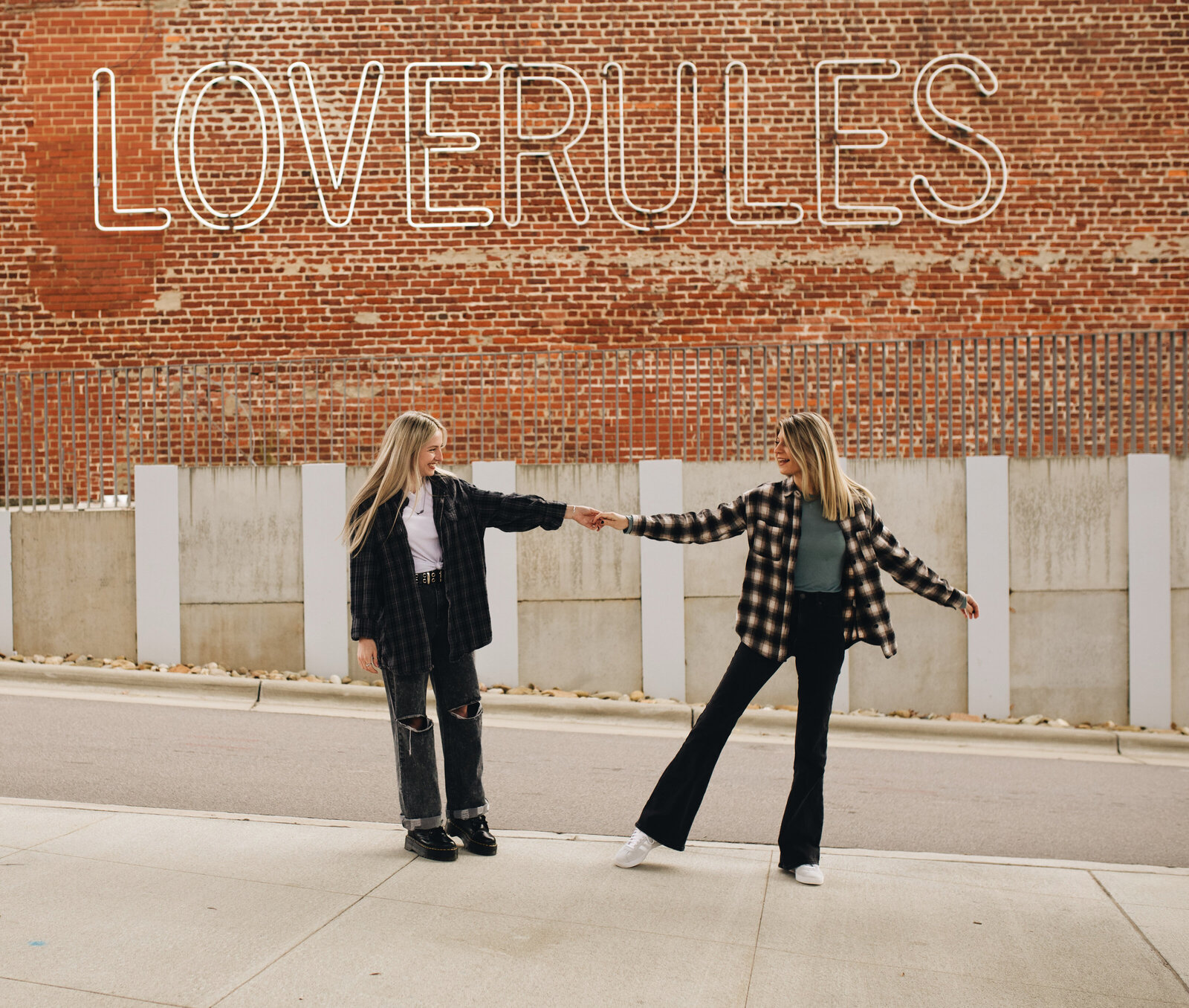 8695A0F3-EEE4-44F8-9A7B-EDA0921EBD6F 2