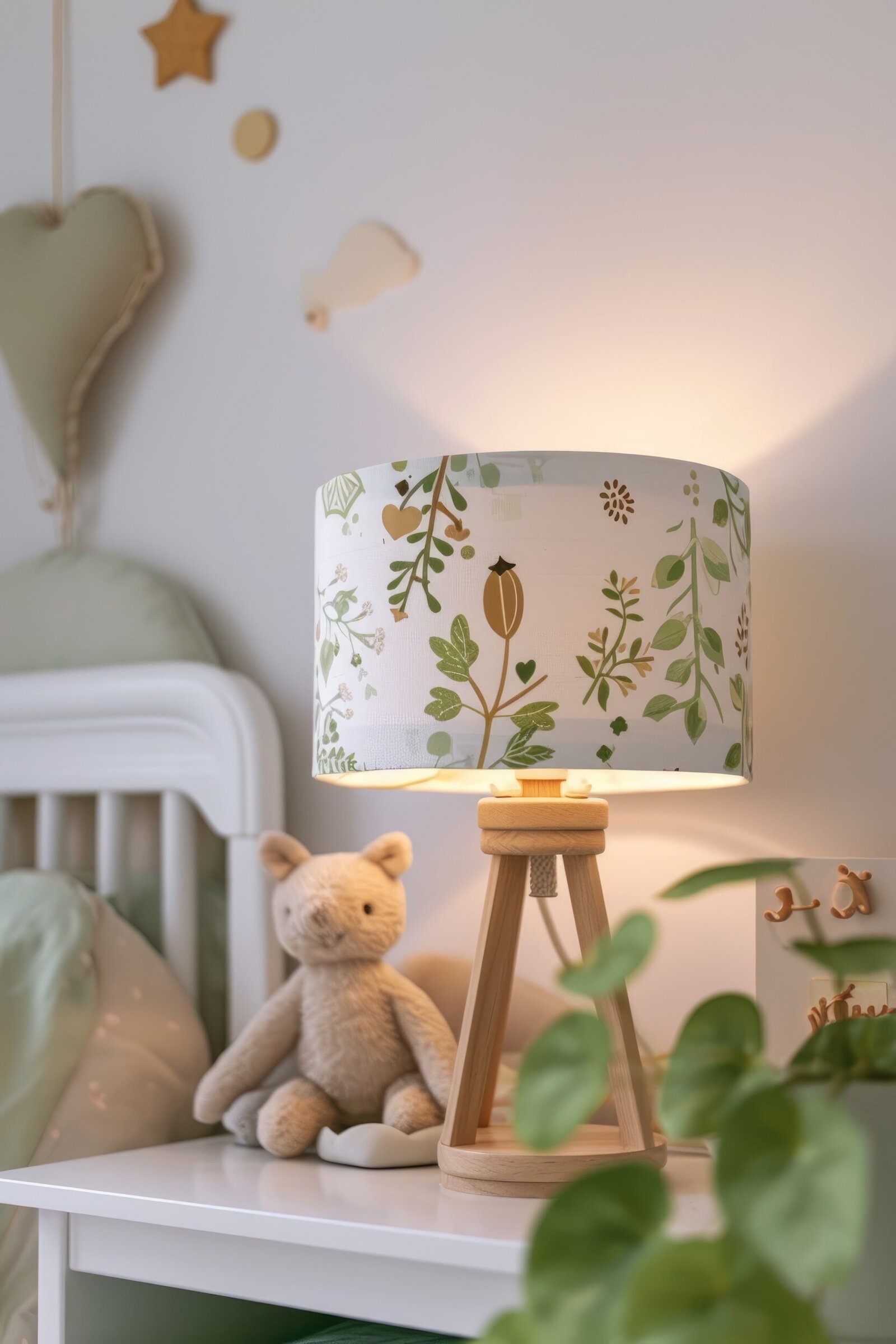 charming-woodlandthemed-lamp-figurines-childs-nightstand