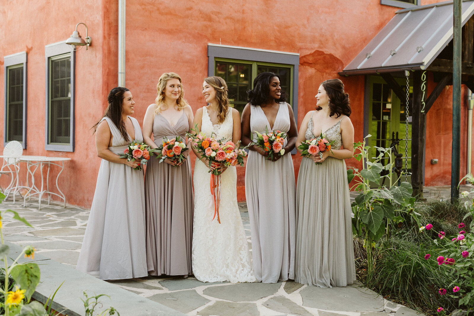Zigbone-Farm-Retreat-Maryland-wedding-florist-Sweet-Blossoms-bridal-party-Emily-Gude-Photography1