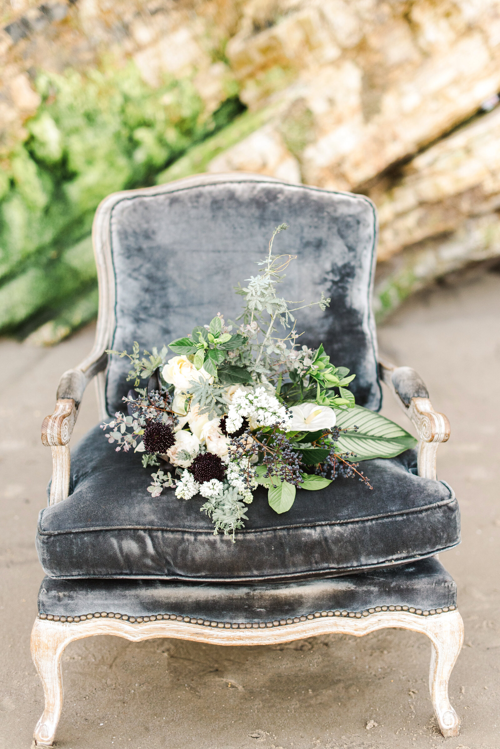 Precious-and-blooming-floral-design-kellye-clifford-Destination I do -Editorial-19